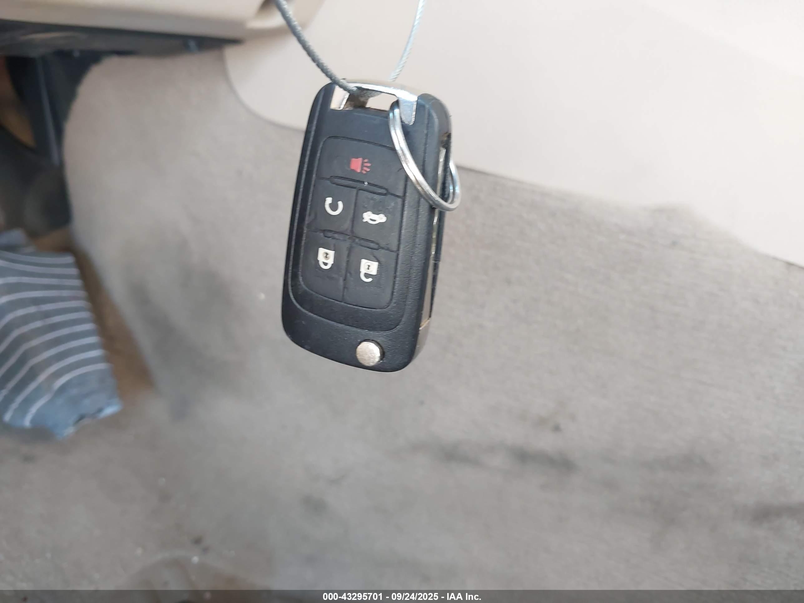 BUICK LACROSSE image 11