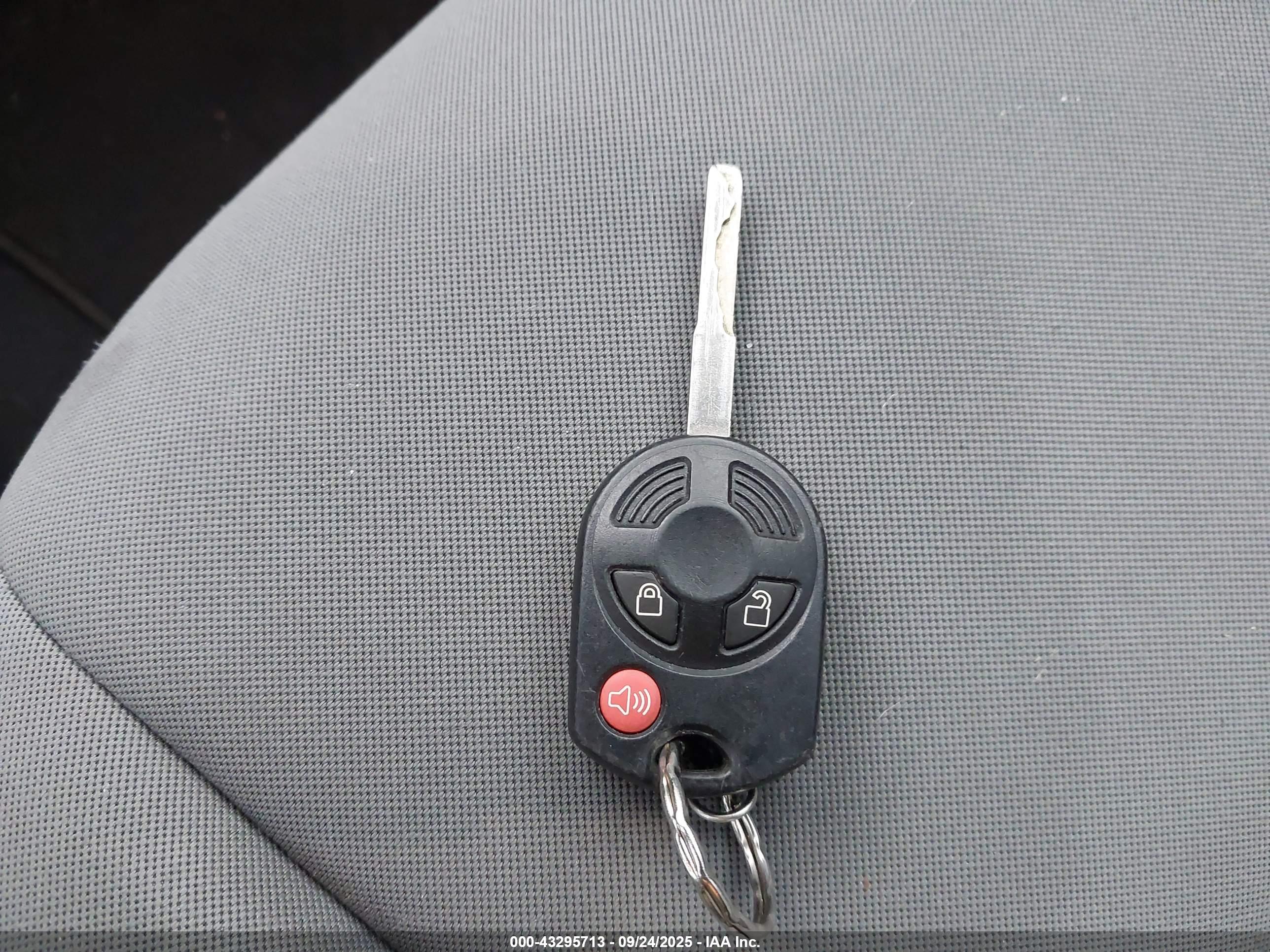 FORD ESCAPE image 11