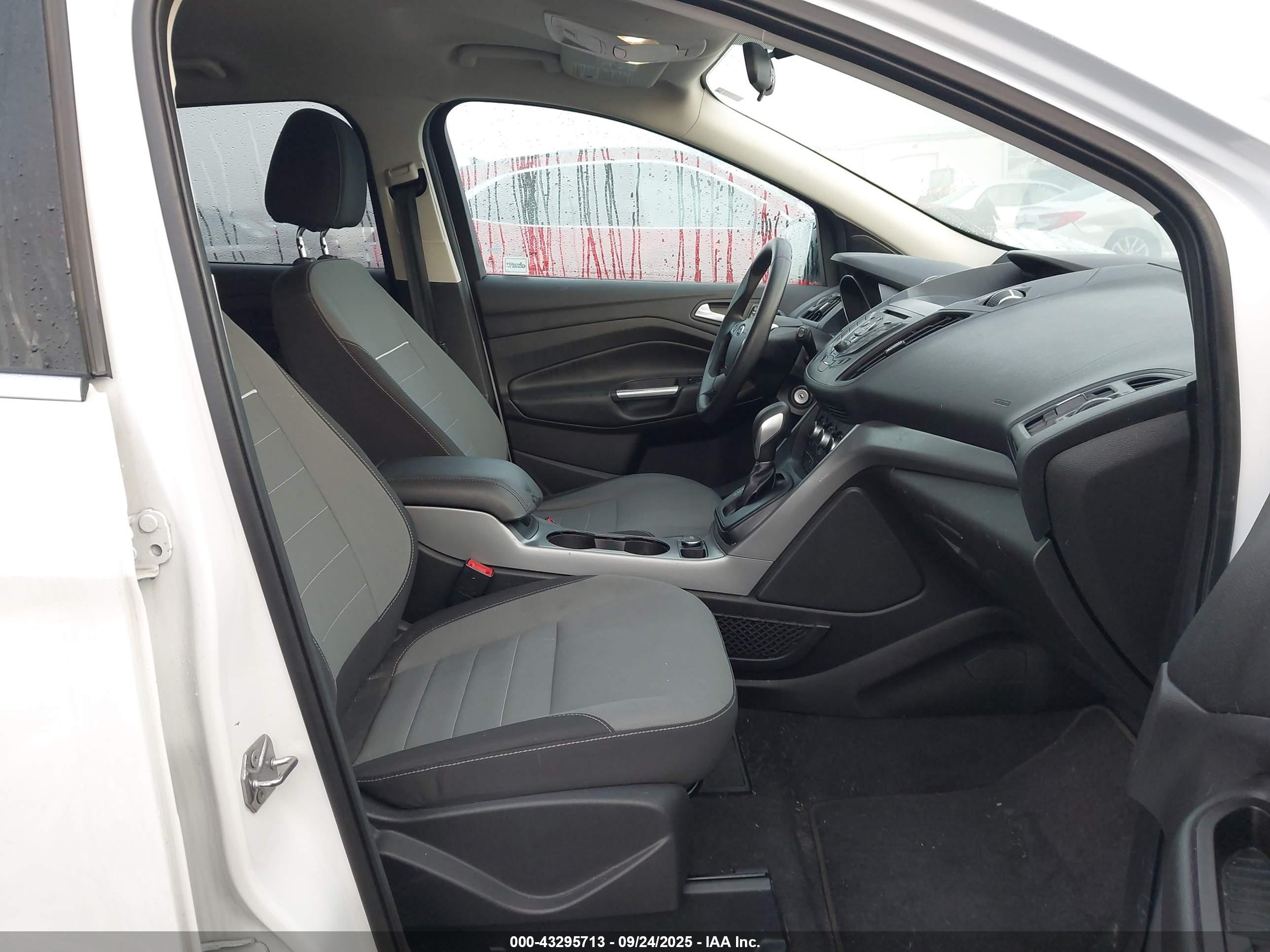 FORD ESCAPE image 5