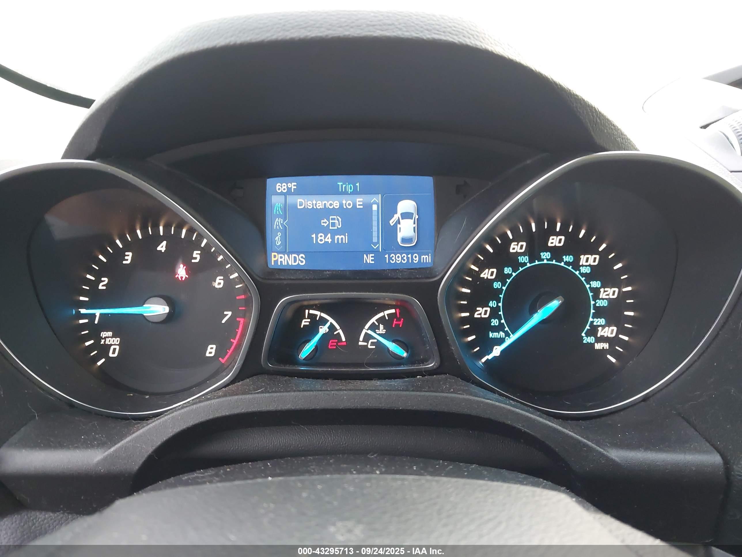 FORD ESCAPE image 7