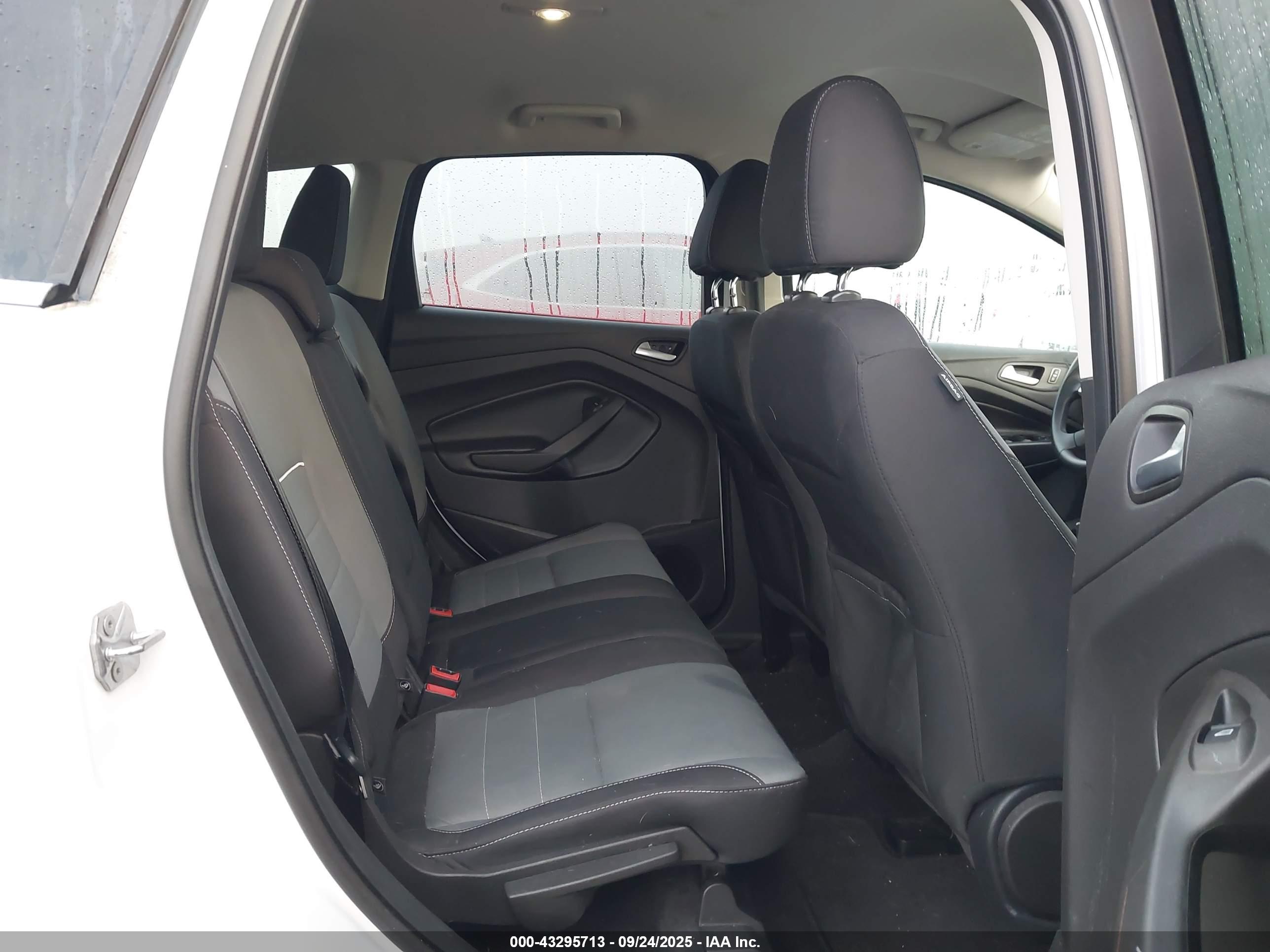 FORD ESCAPE image 8