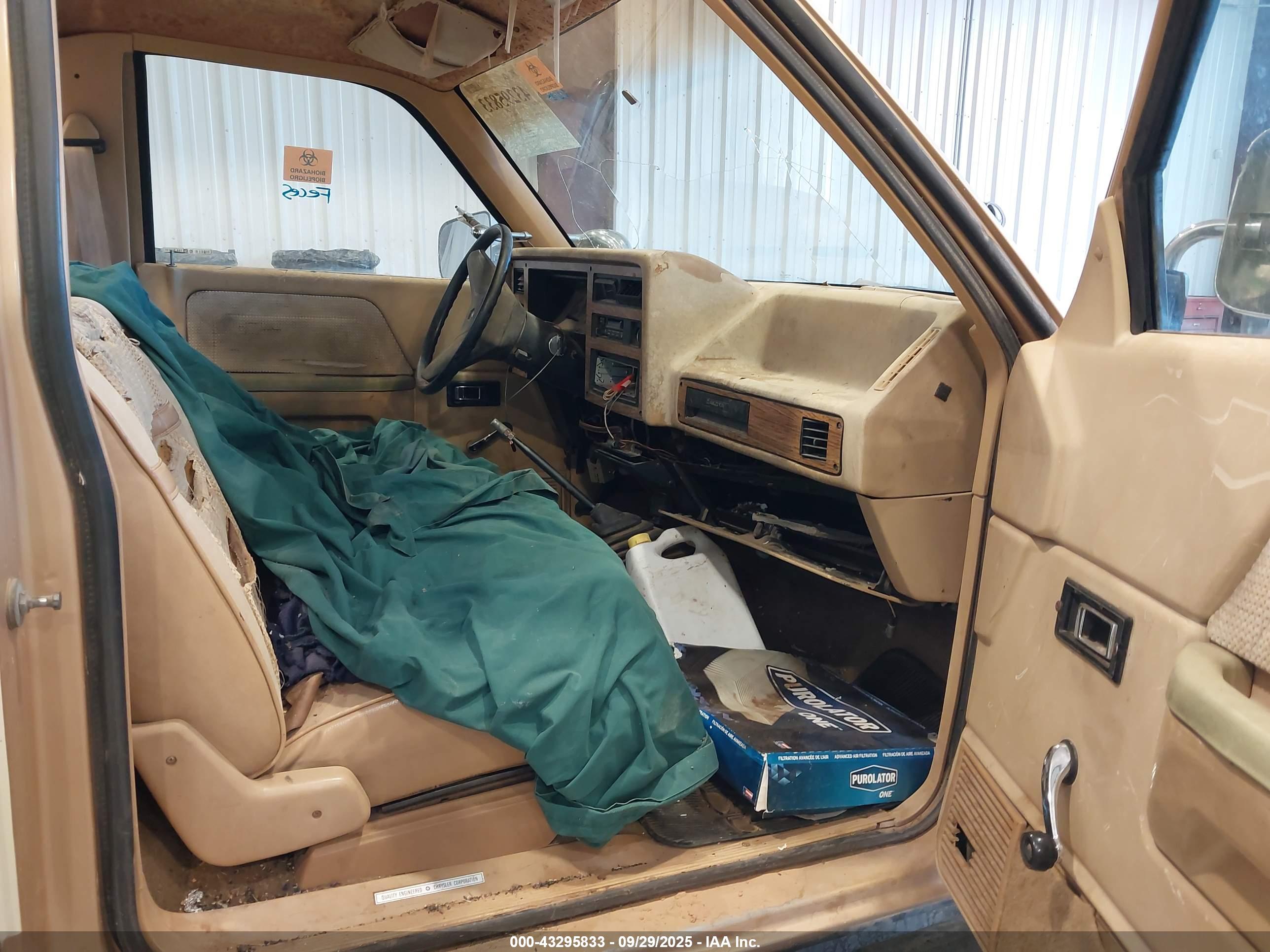 DODGE DAKOTA image 5