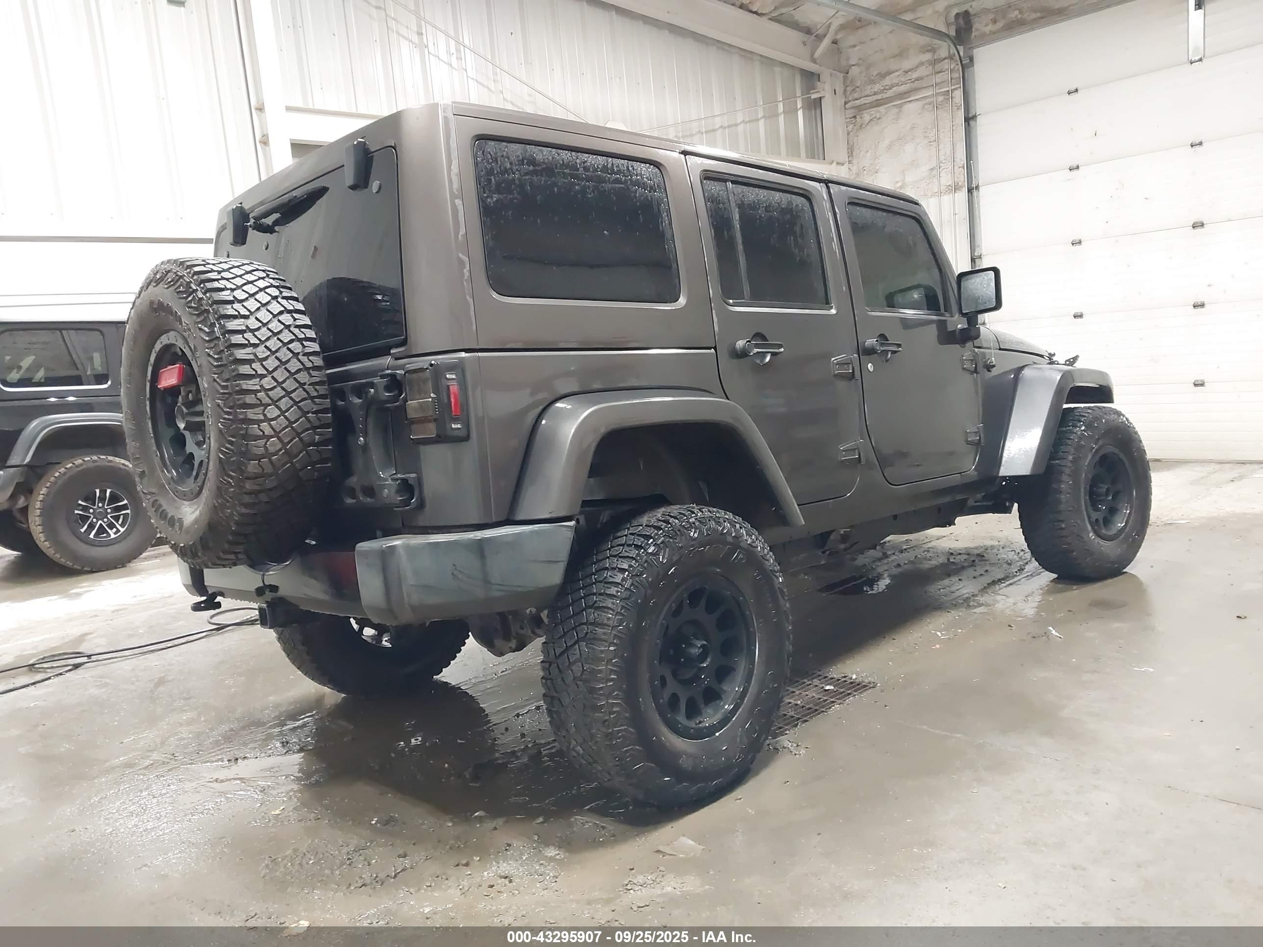 JEEP WRANGLER image 4