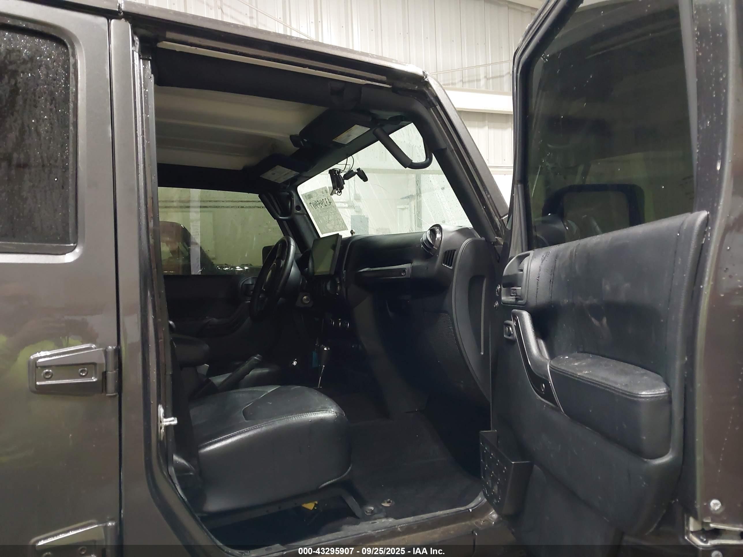JEEP WRANGLER image 5