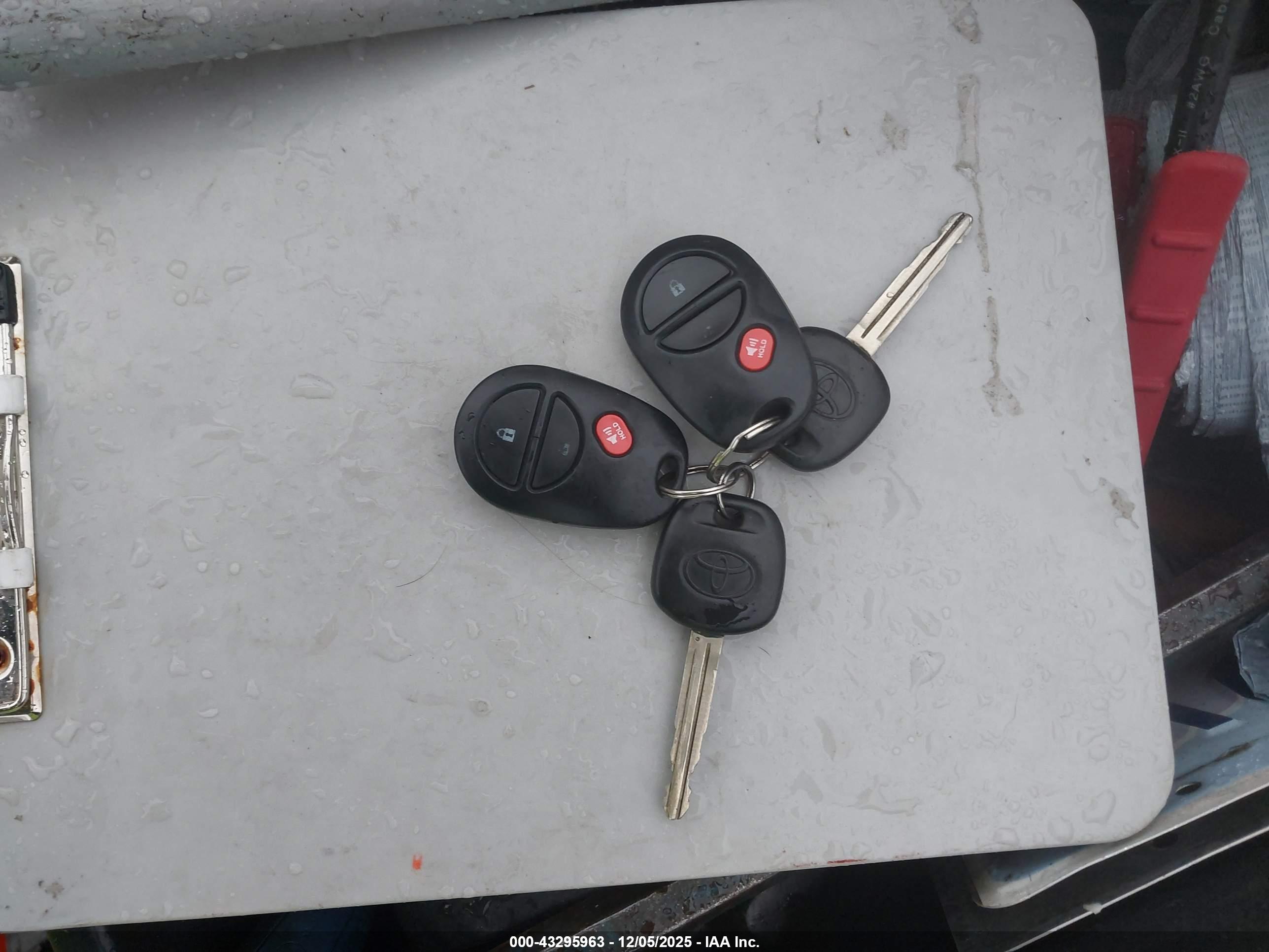 TOYOTA TACOMA image 11
