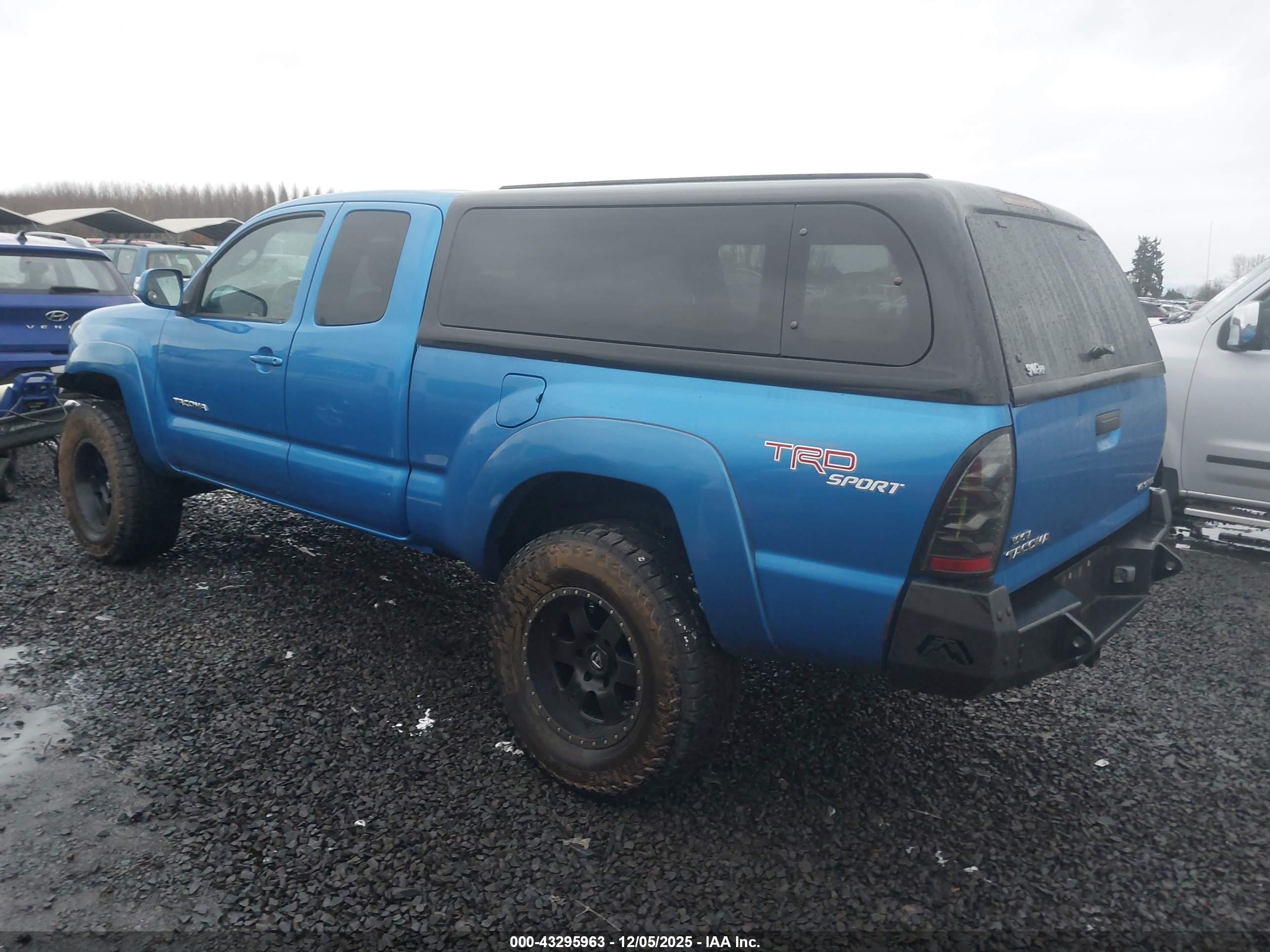 TOYOTA TACOMA image 3