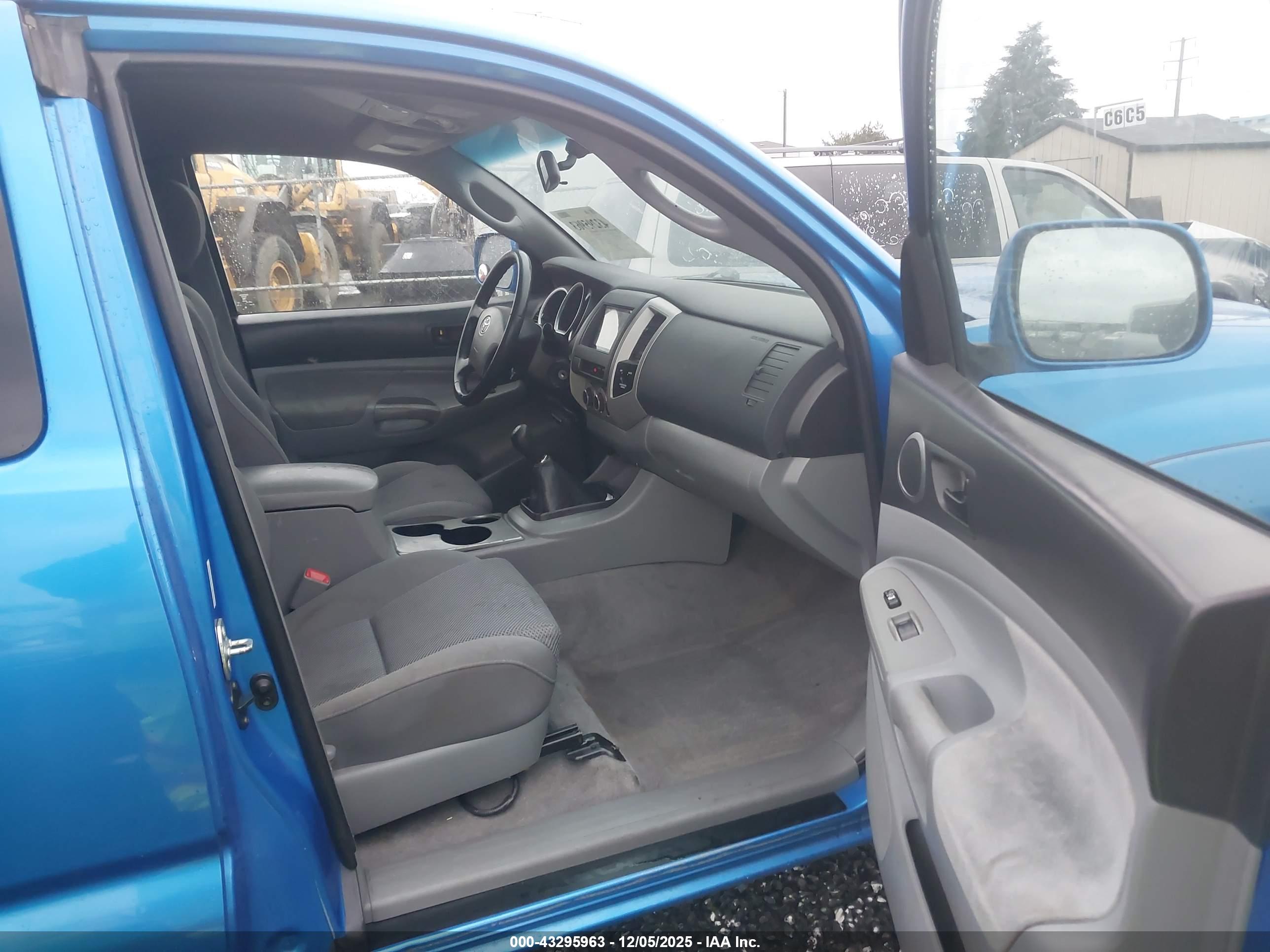 TOYOTA TACOMA image 5