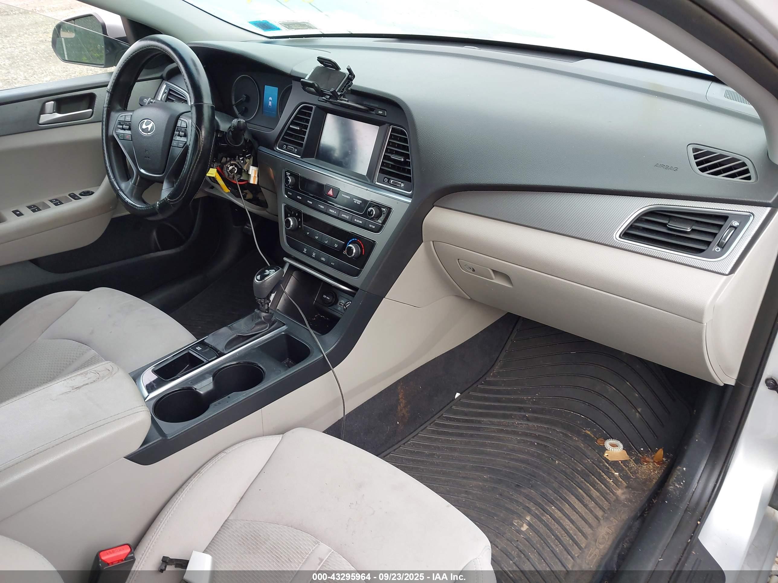 HYUNDAI SONATA image 5