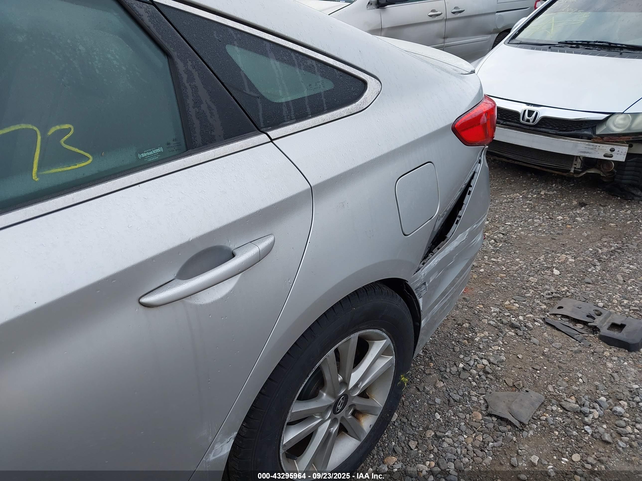 HYUNDAI SONATA image 6