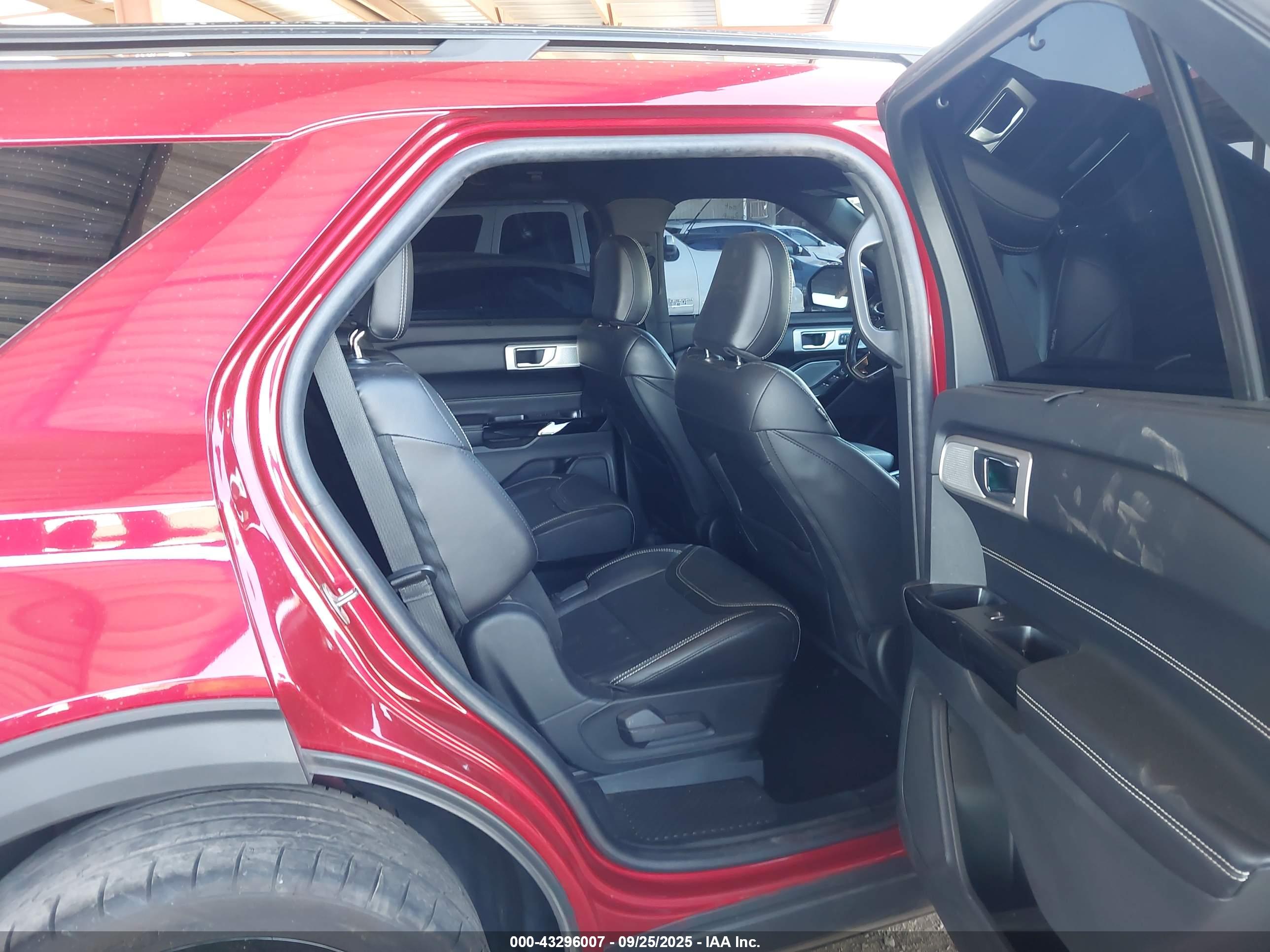 FORD EXPLORER image 8