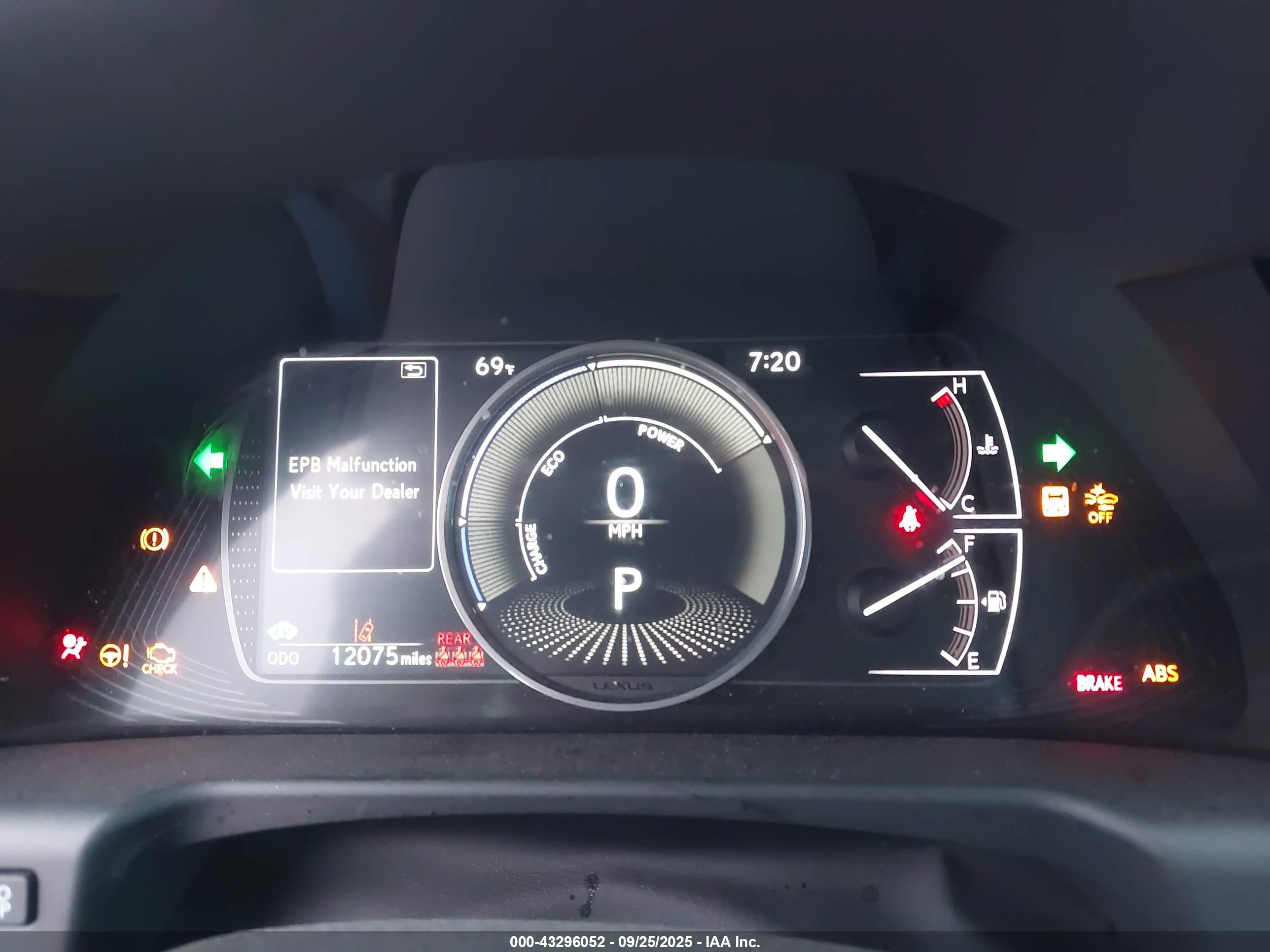 LEXUS ES image 7