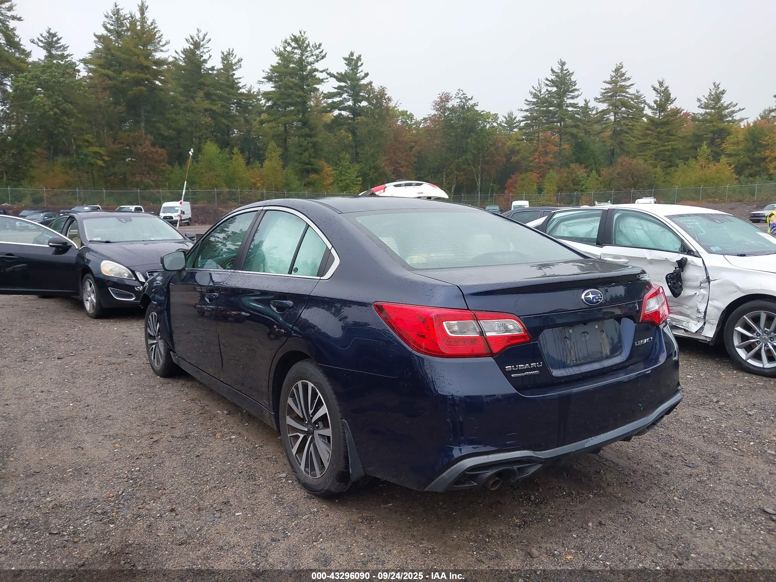 SUBARU LEGACY image 3