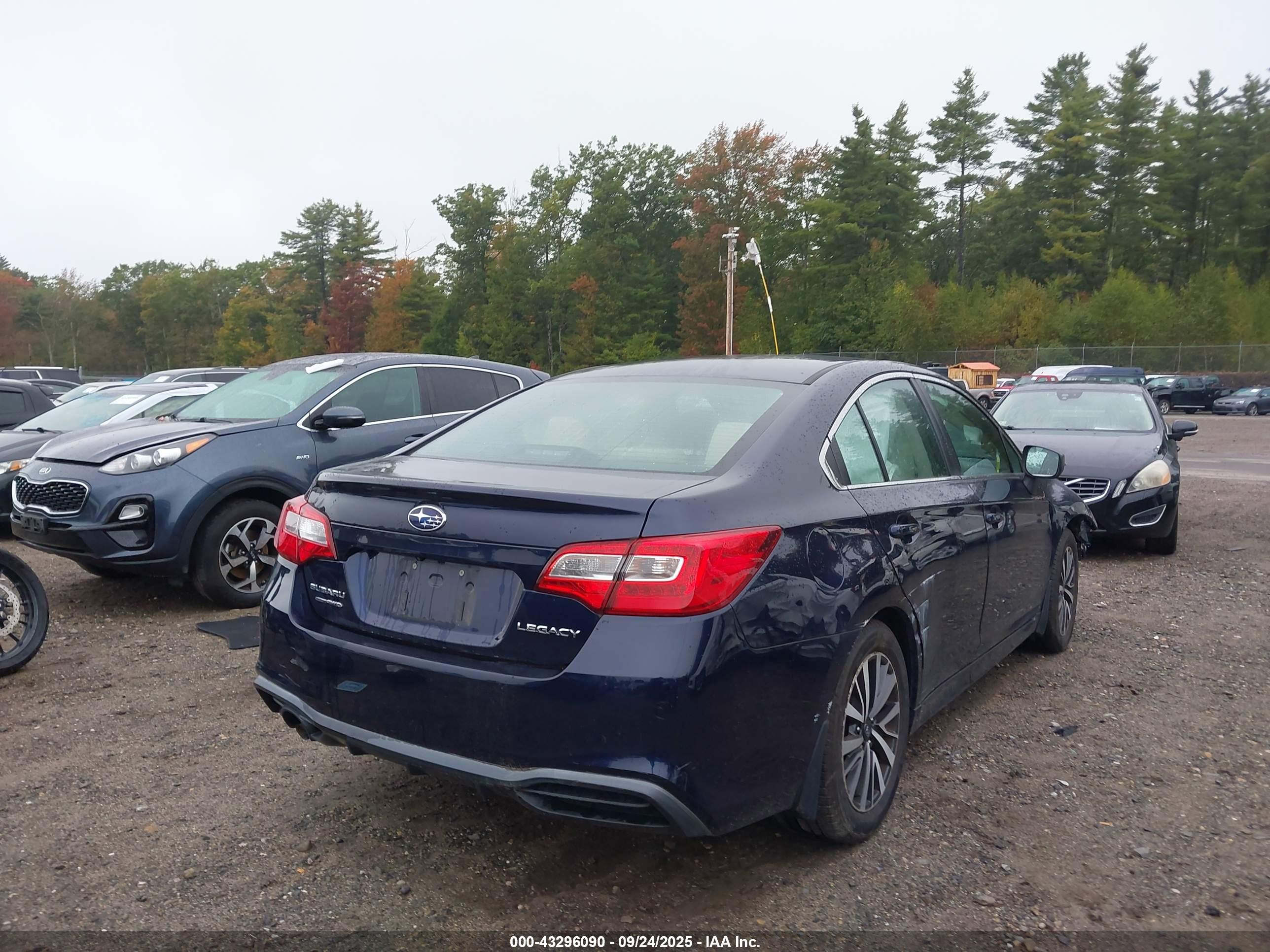 SUBARU LEGACY image 4