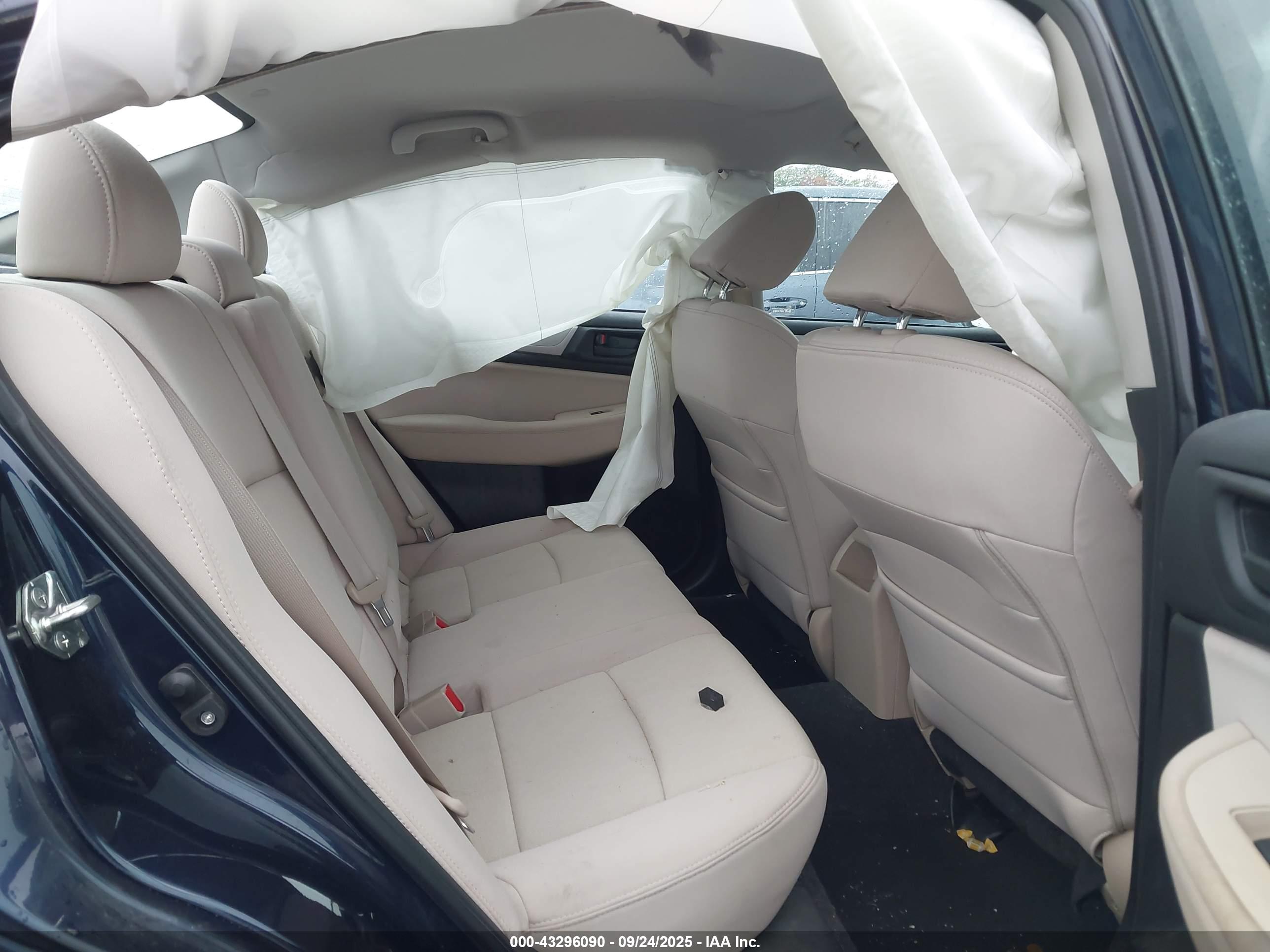 SUBARU LEGACY image 8