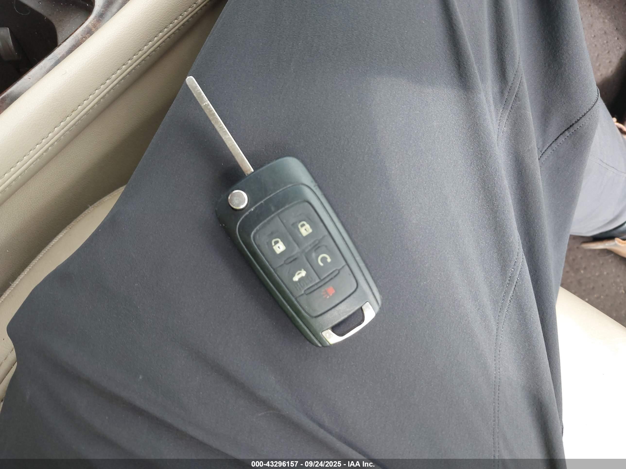 BUICK LACROSSE image 11