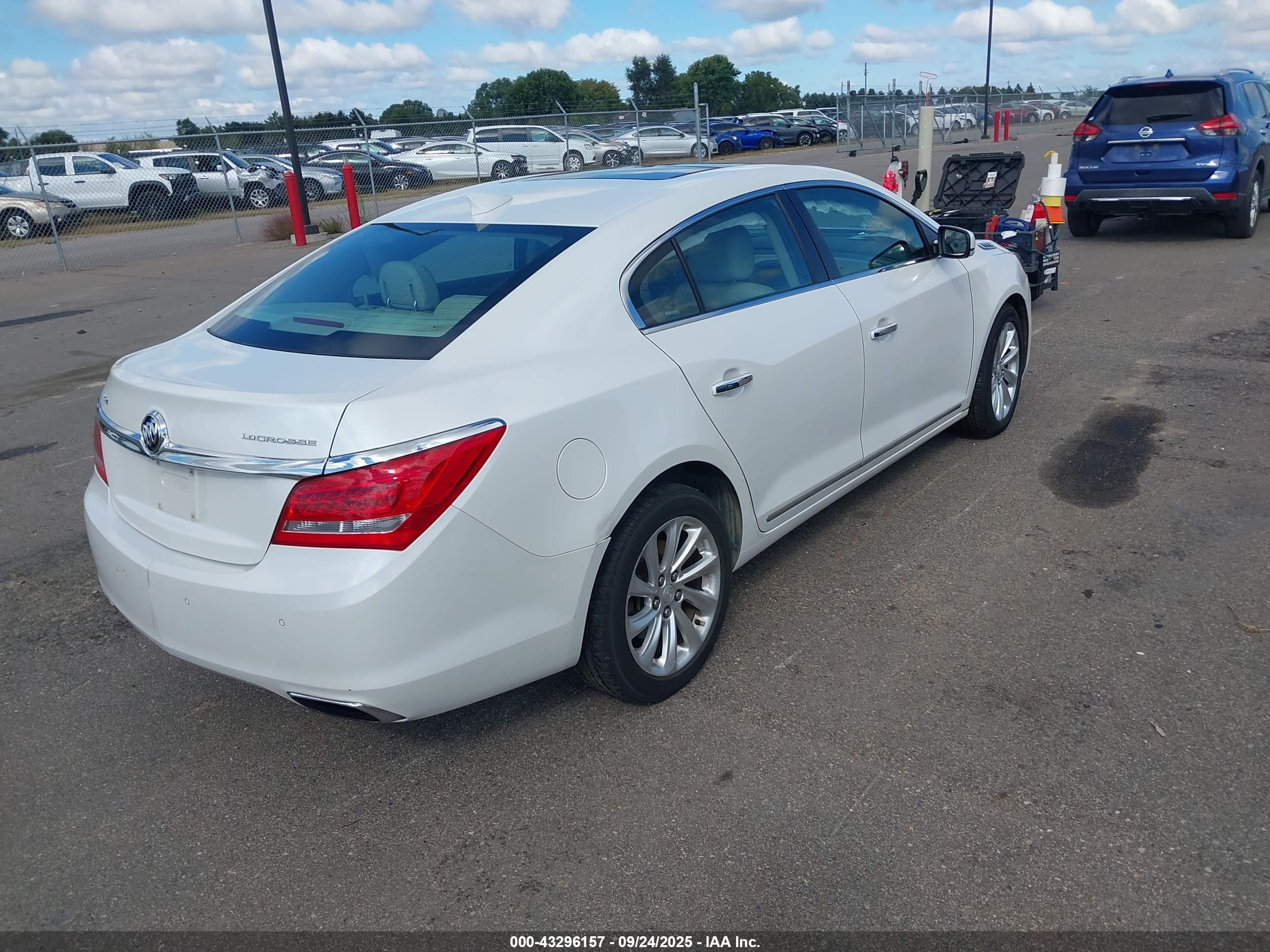 BUICK LACROSSE image 4