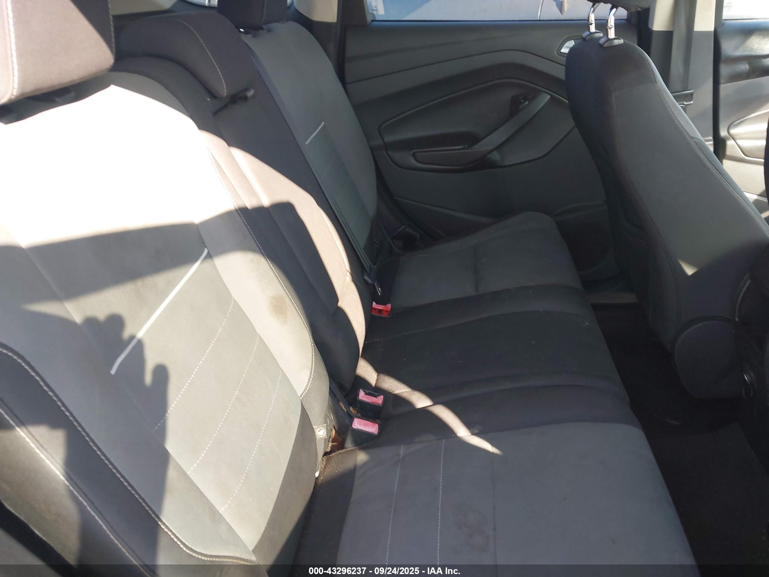FORD ESCAPE image 8
