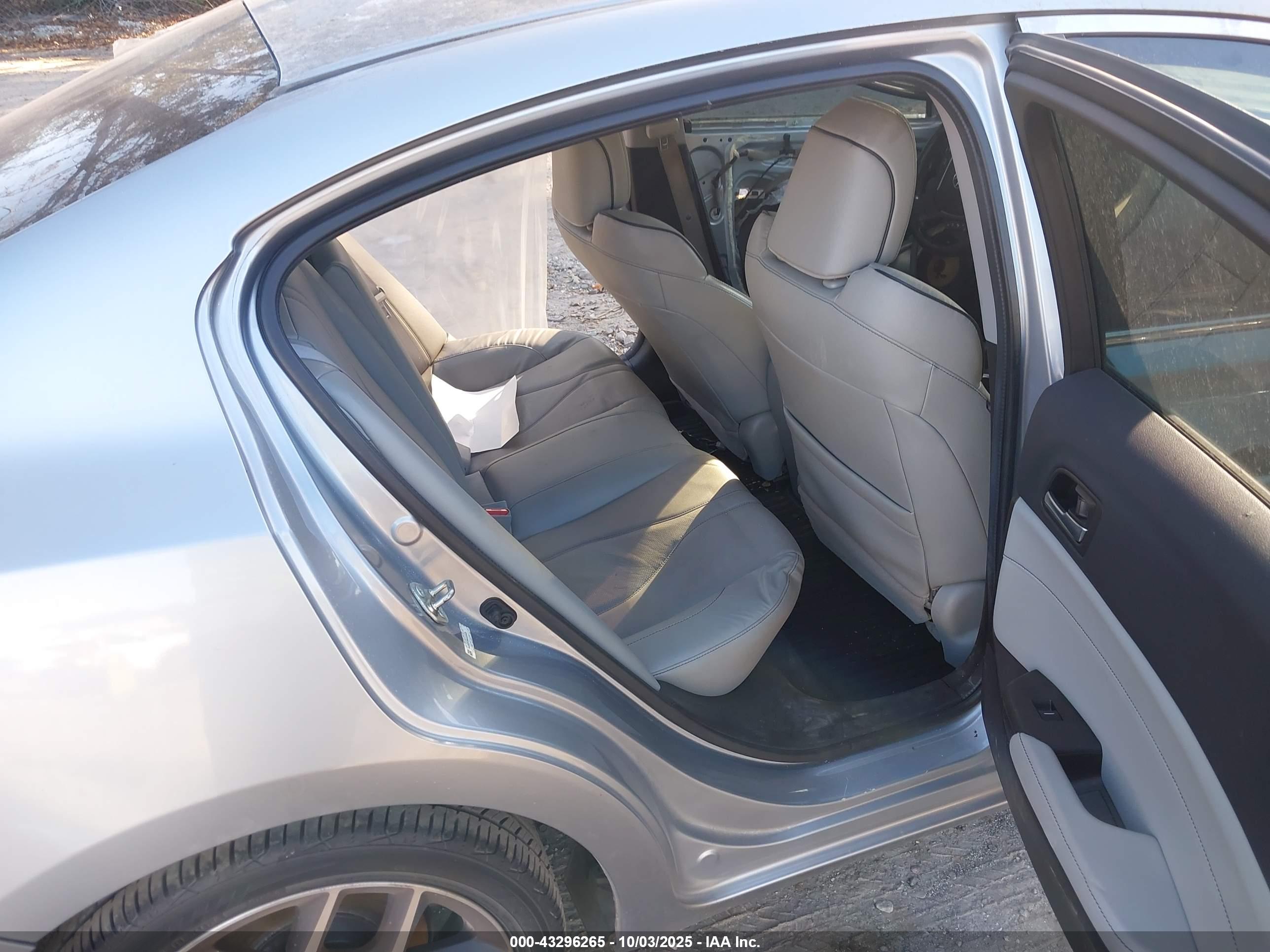 ACURA ILX image 8