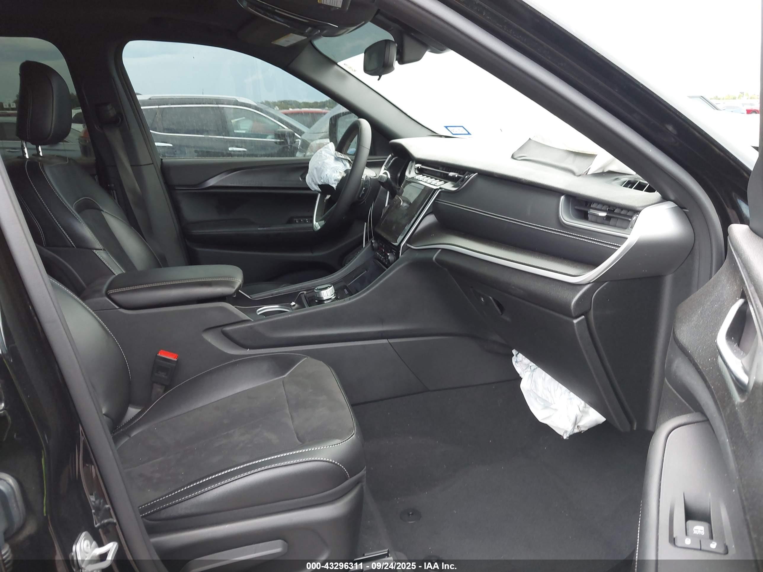 JEEP GRAND image 5