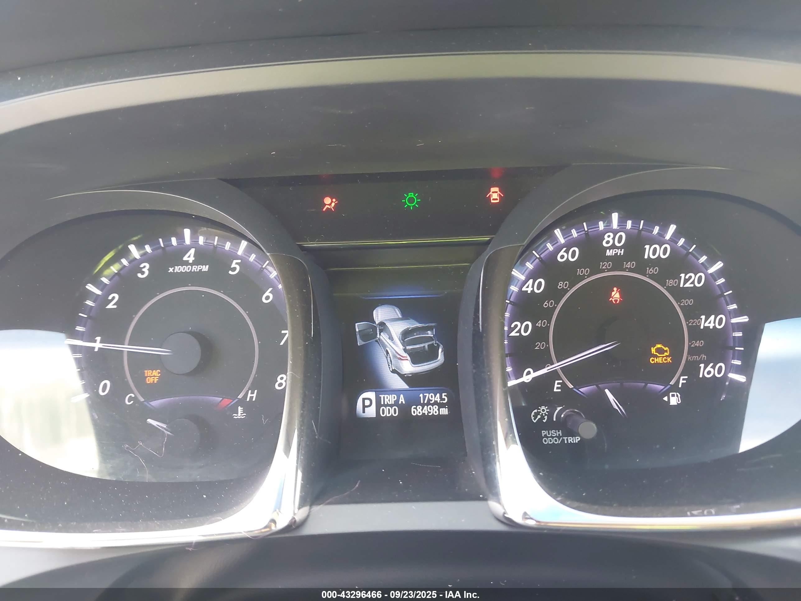 TOYOTA AVALON image 7