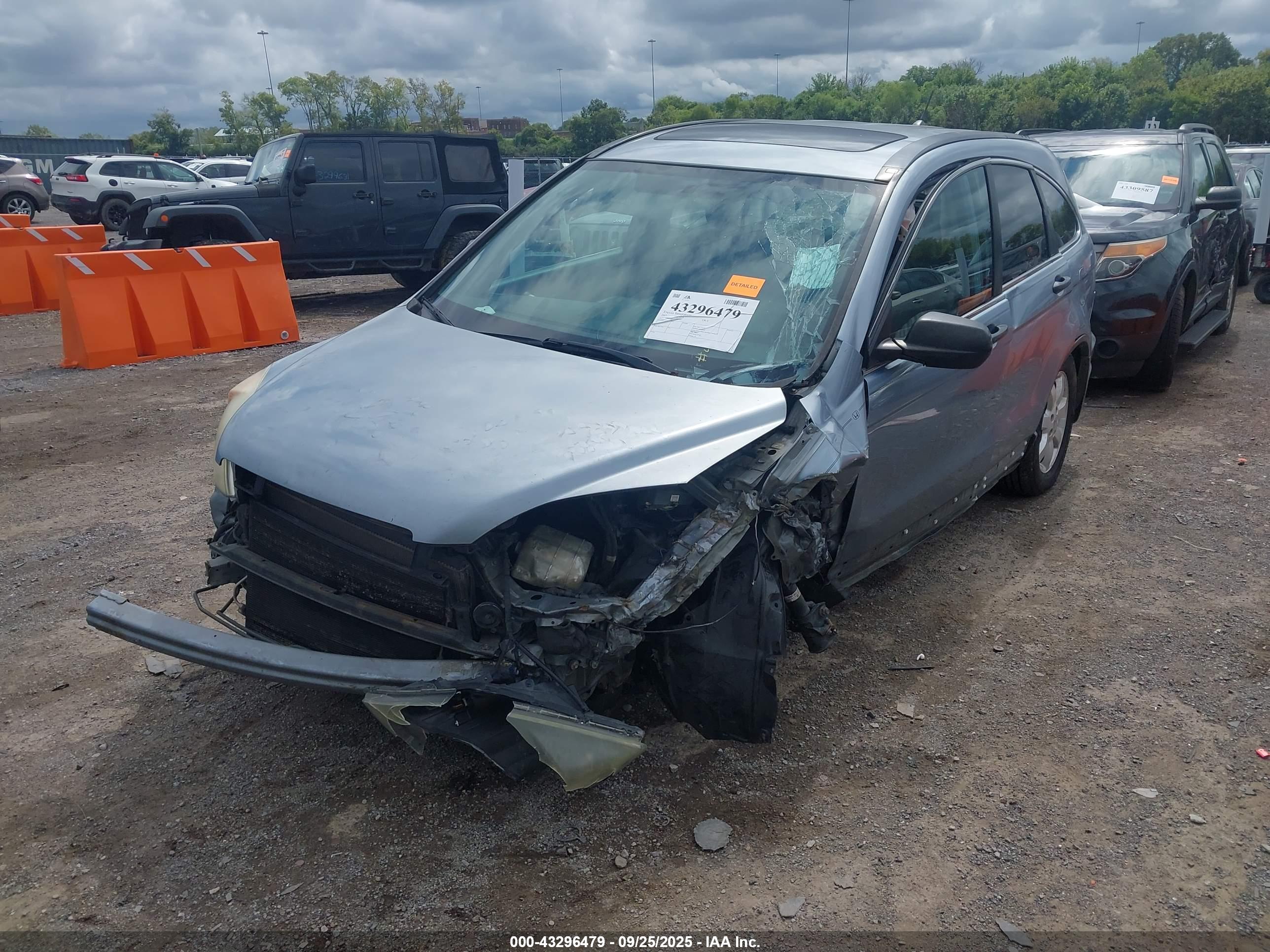 HONDA CR-V image 2
