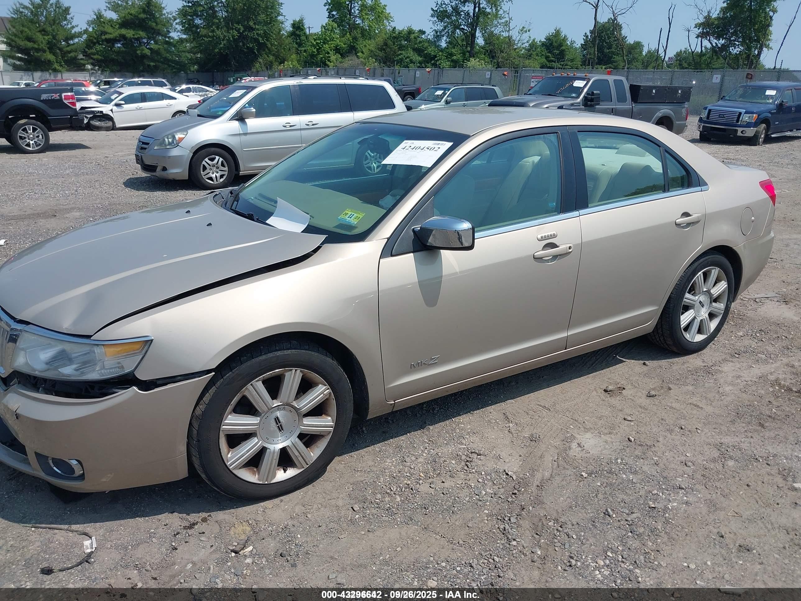 LINCOLN MKZ image 2