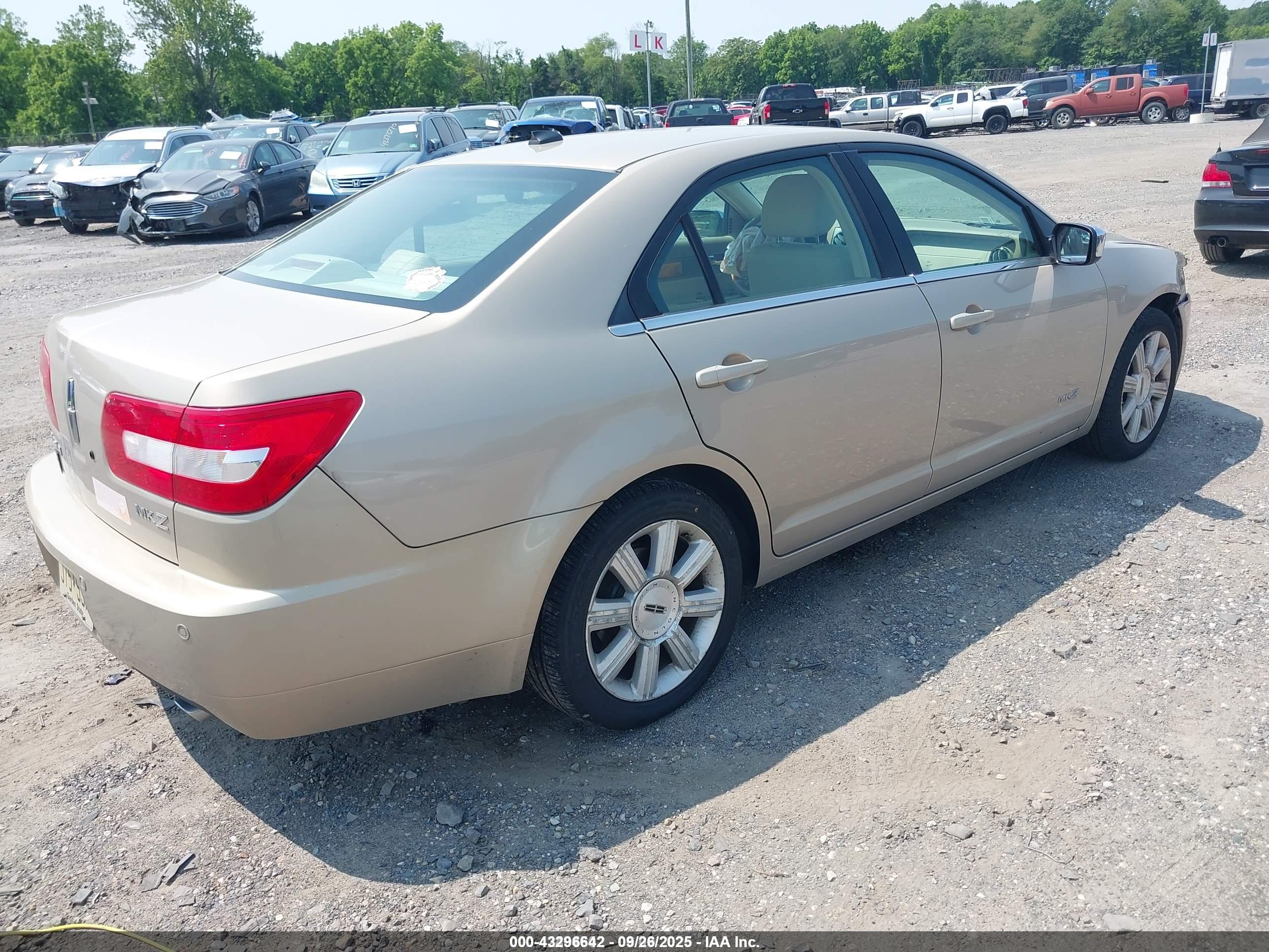 LINCOLN MKZ image 4