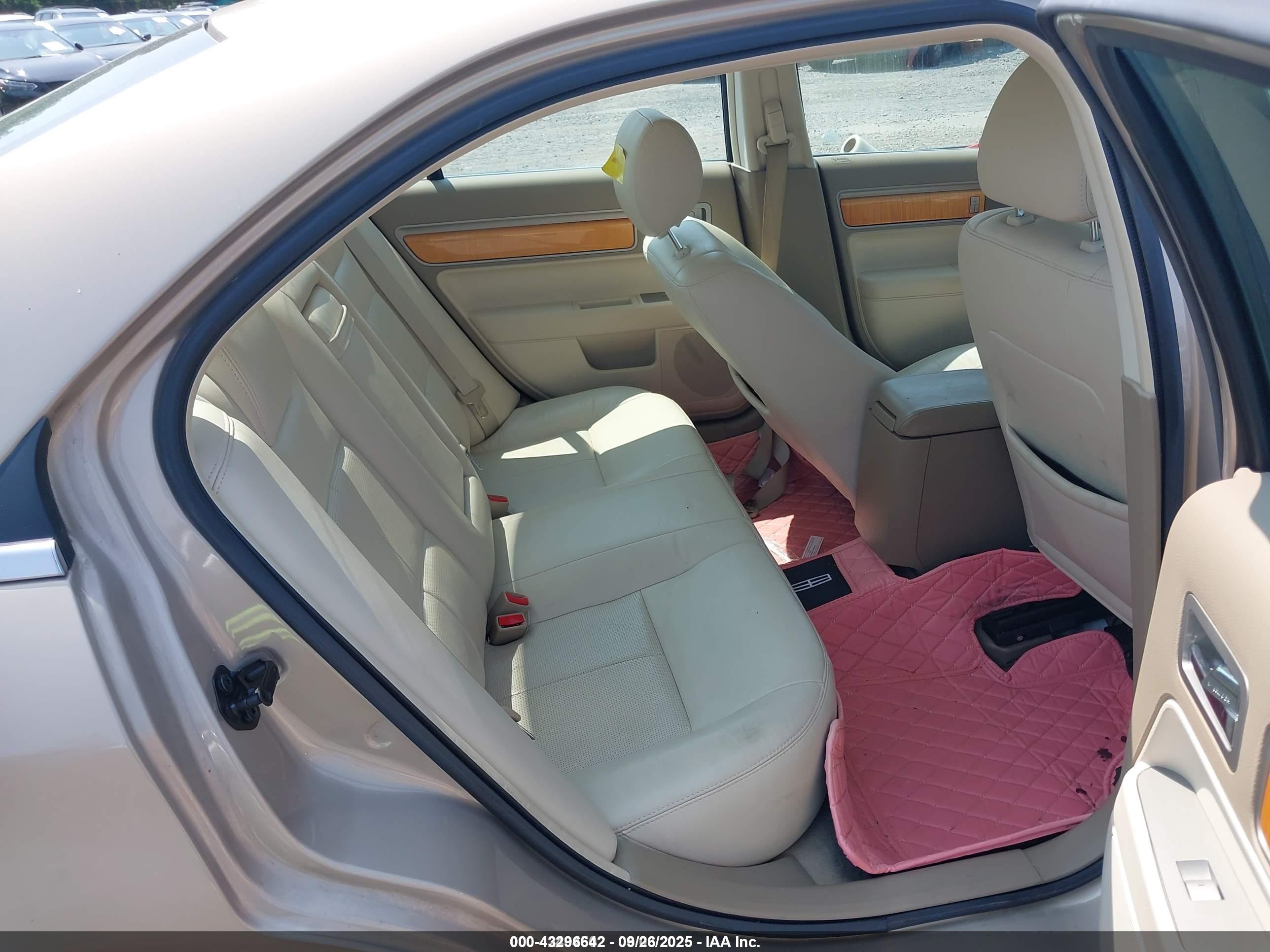 LINCOLN MKZ image 8