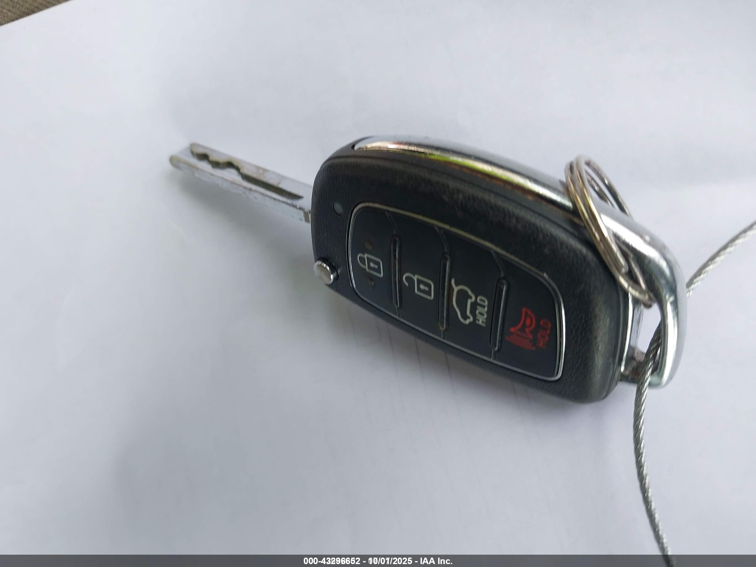 HYUNDAI SANTA image 11