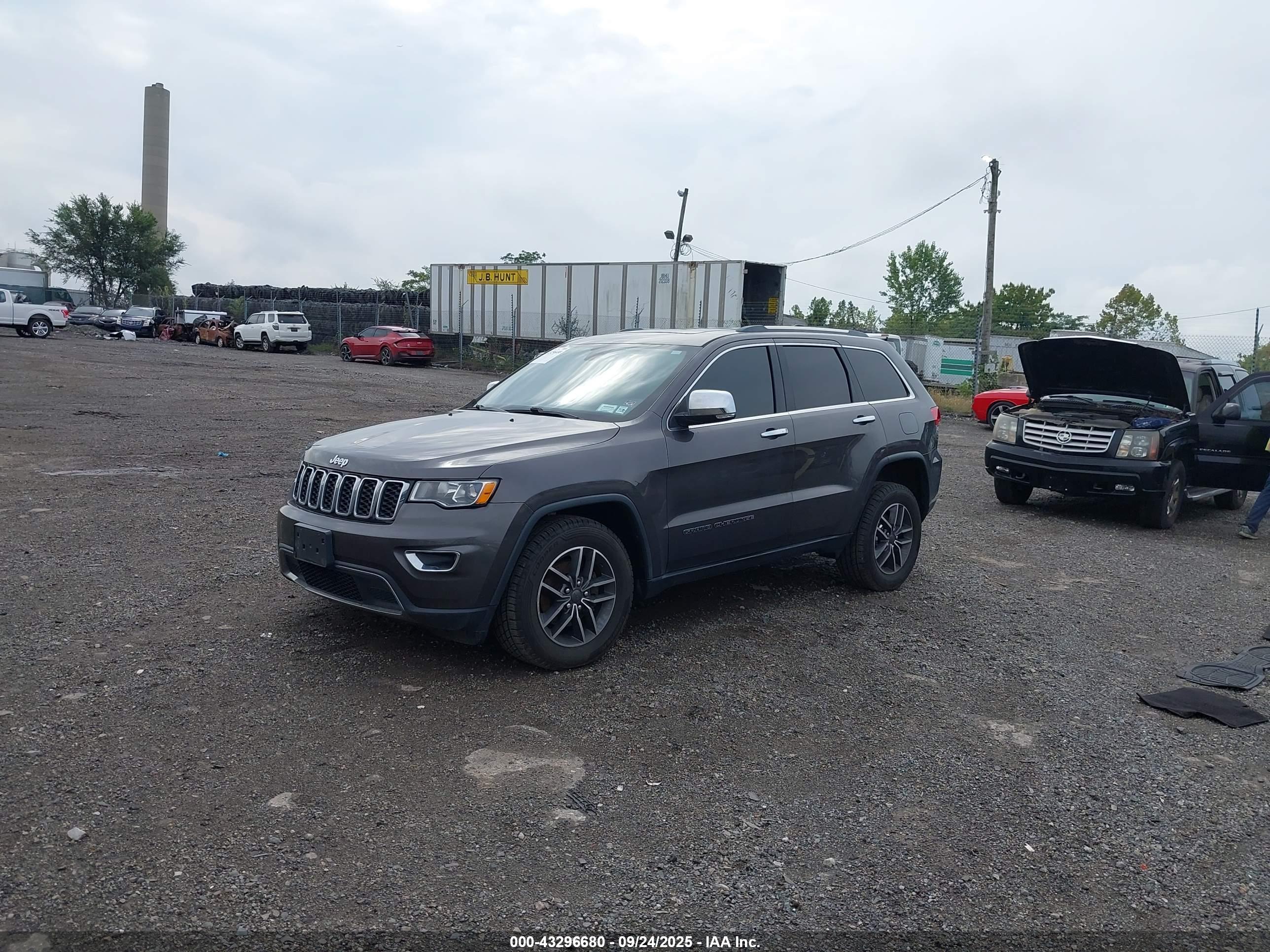 JEEP GRAND image 2
