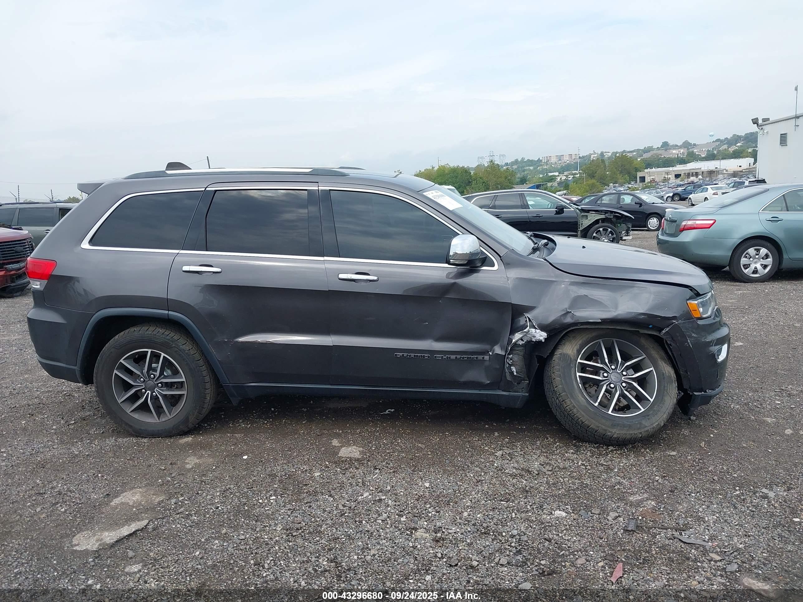 JEEP GRAND image 6
