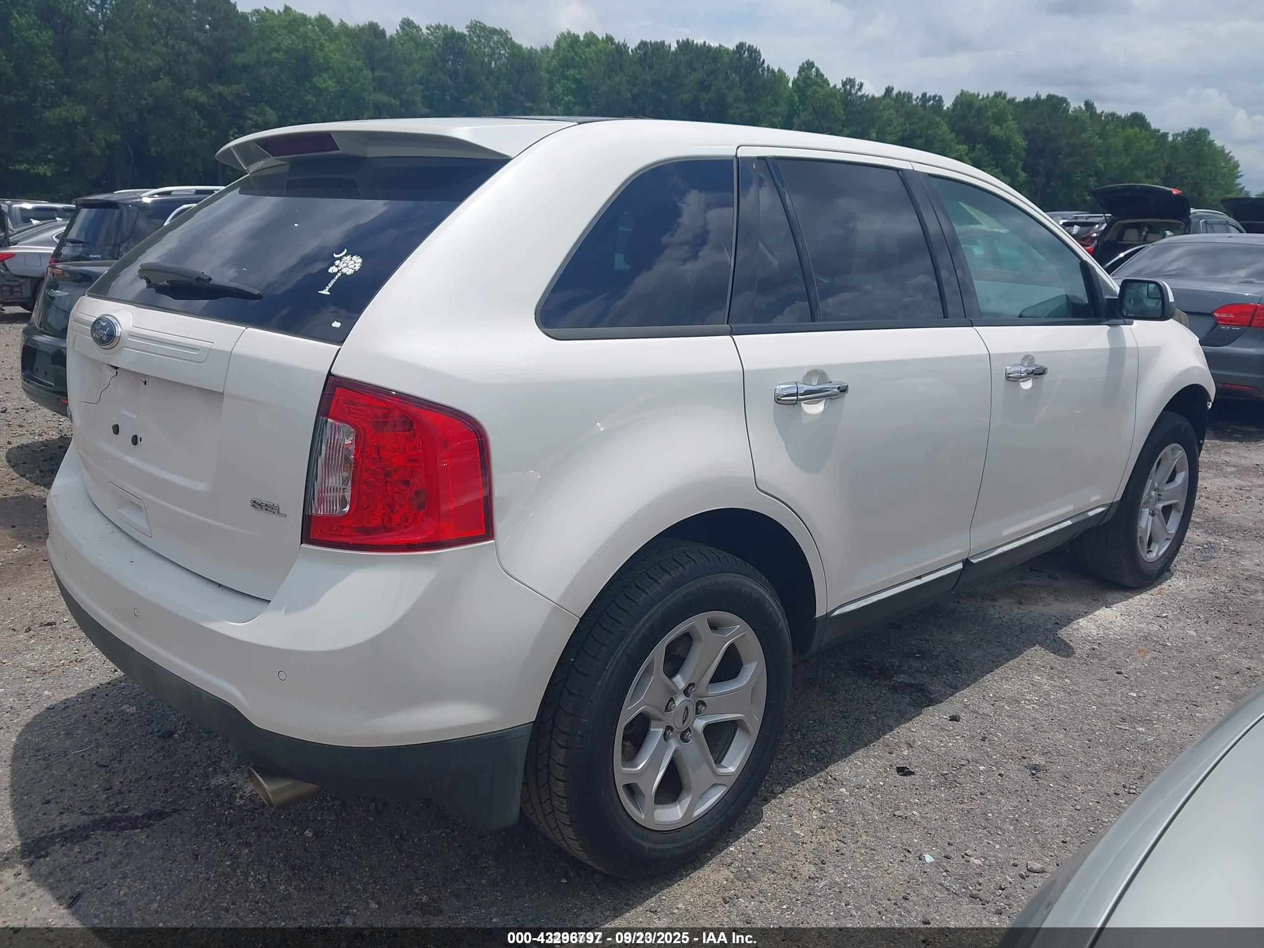 FORD EDGE image 4