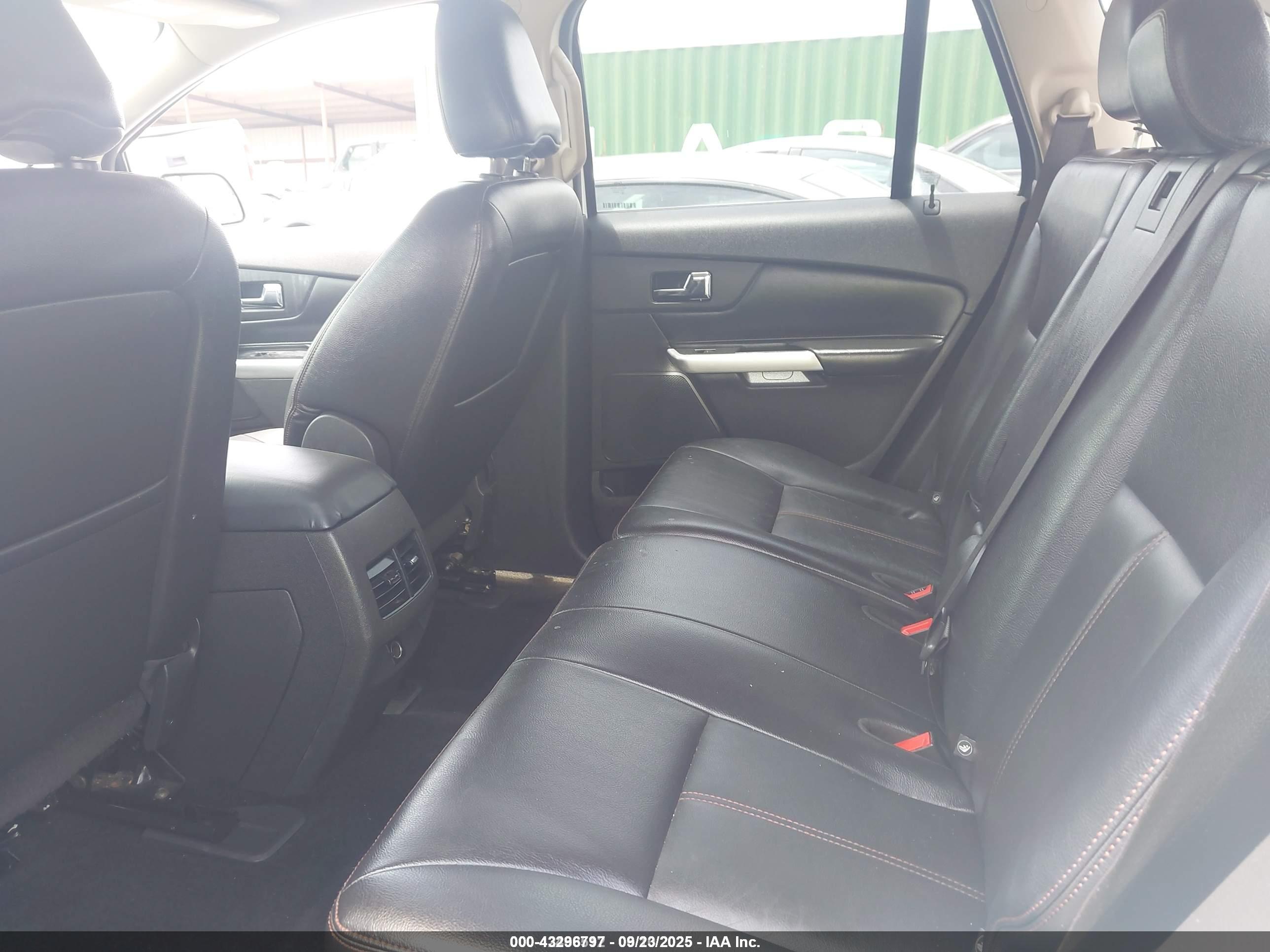 FORD EDGE image 8