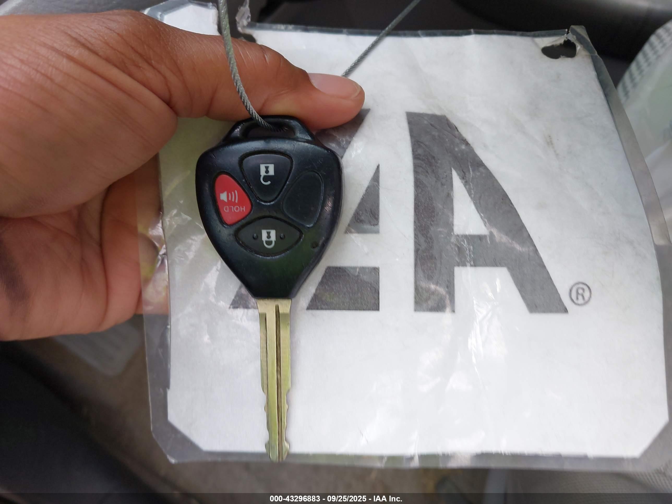 TOYOTA RAV4 image 11