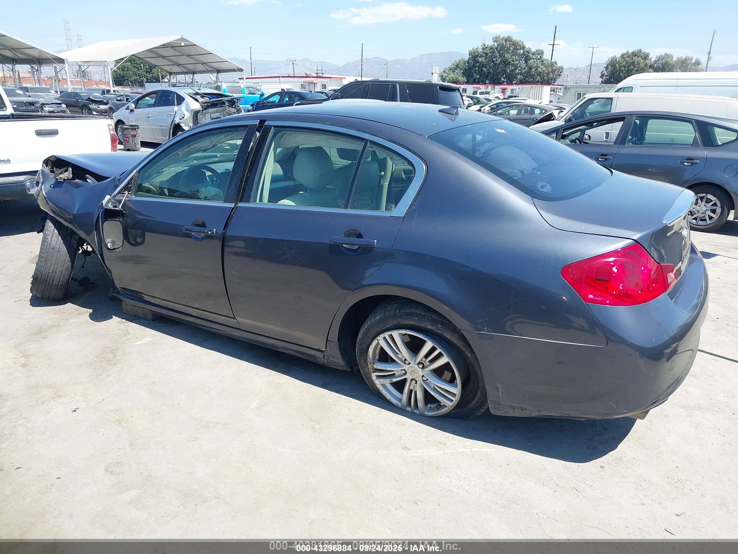 INFINITI G25 image 3