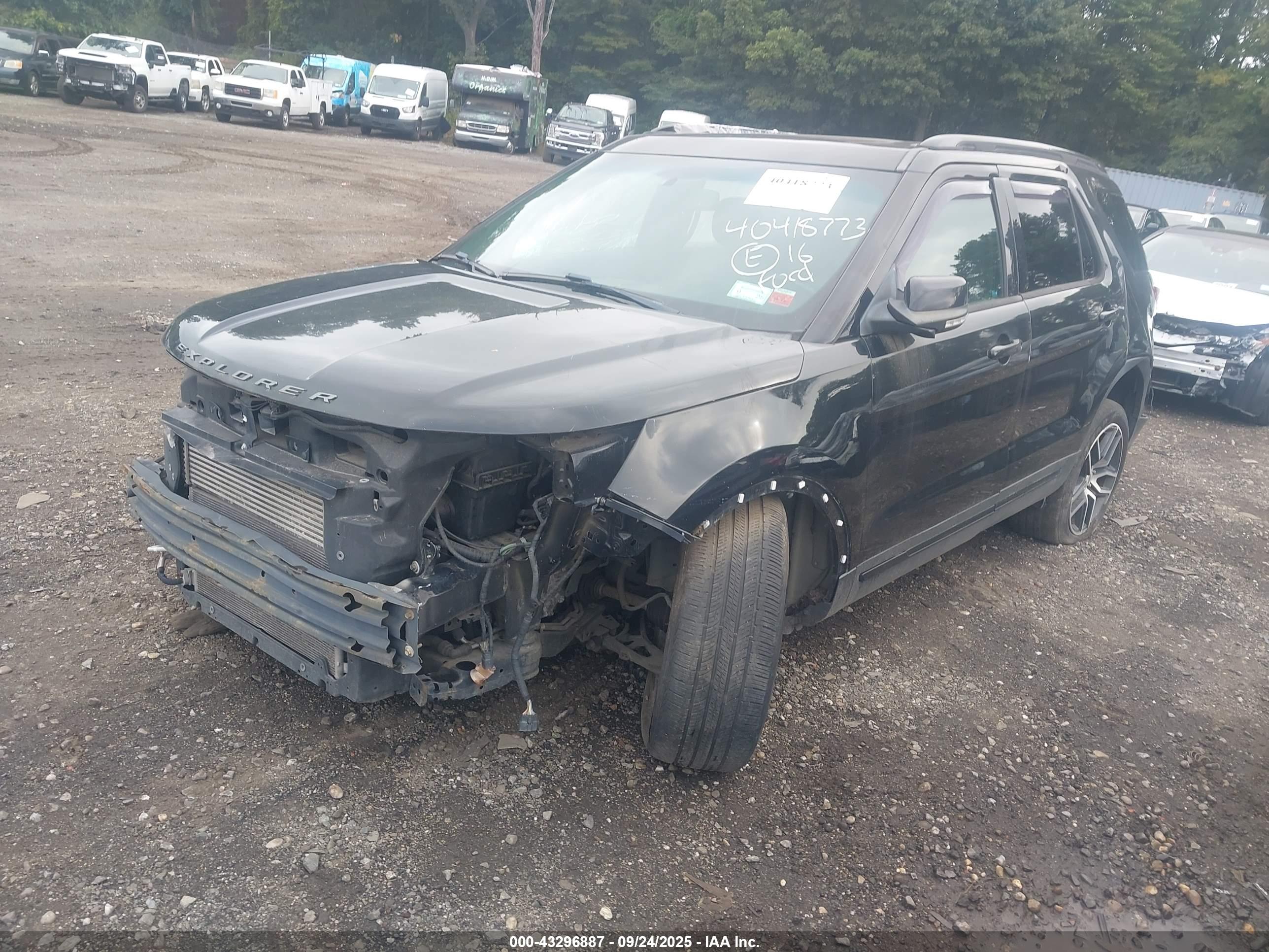 FORD EXPLORER image 2
