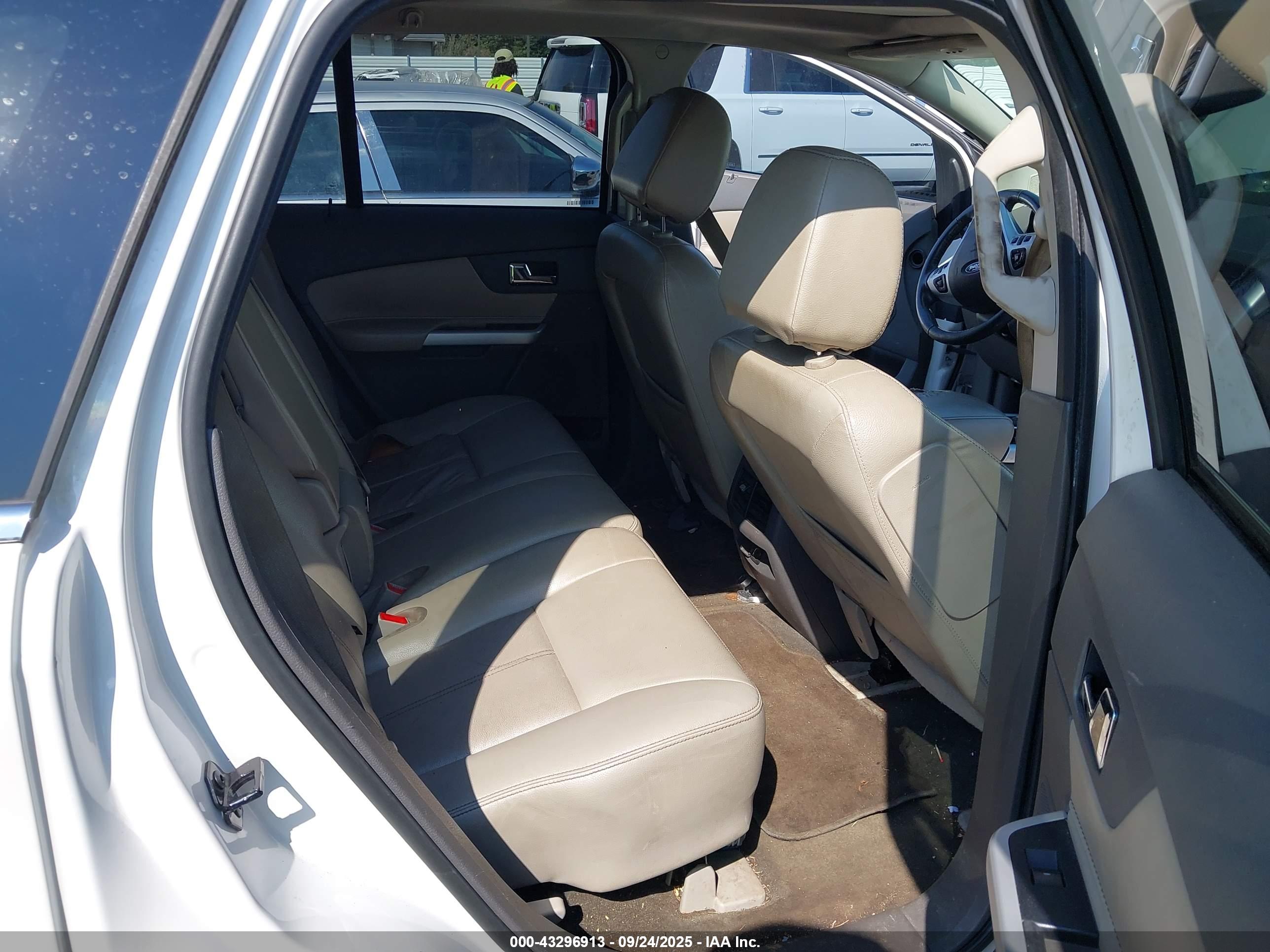 FORD EDGE image 8