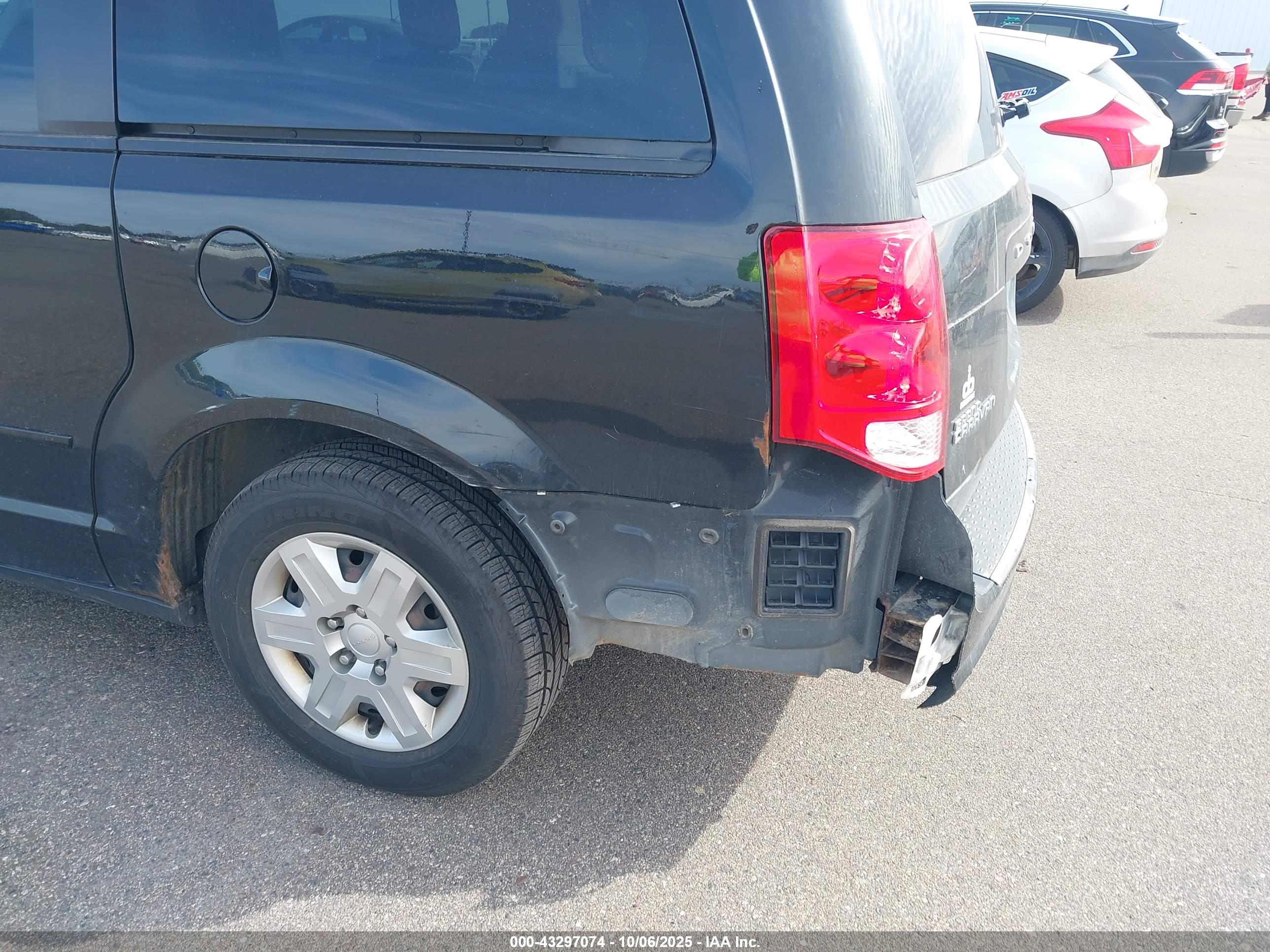 DODGE GRAND image 6