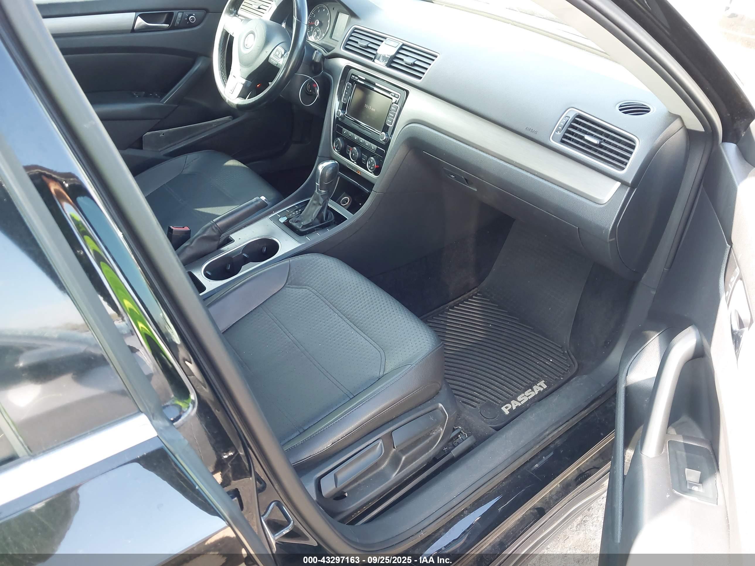 VOLKSWAGEN PASSAT image 5