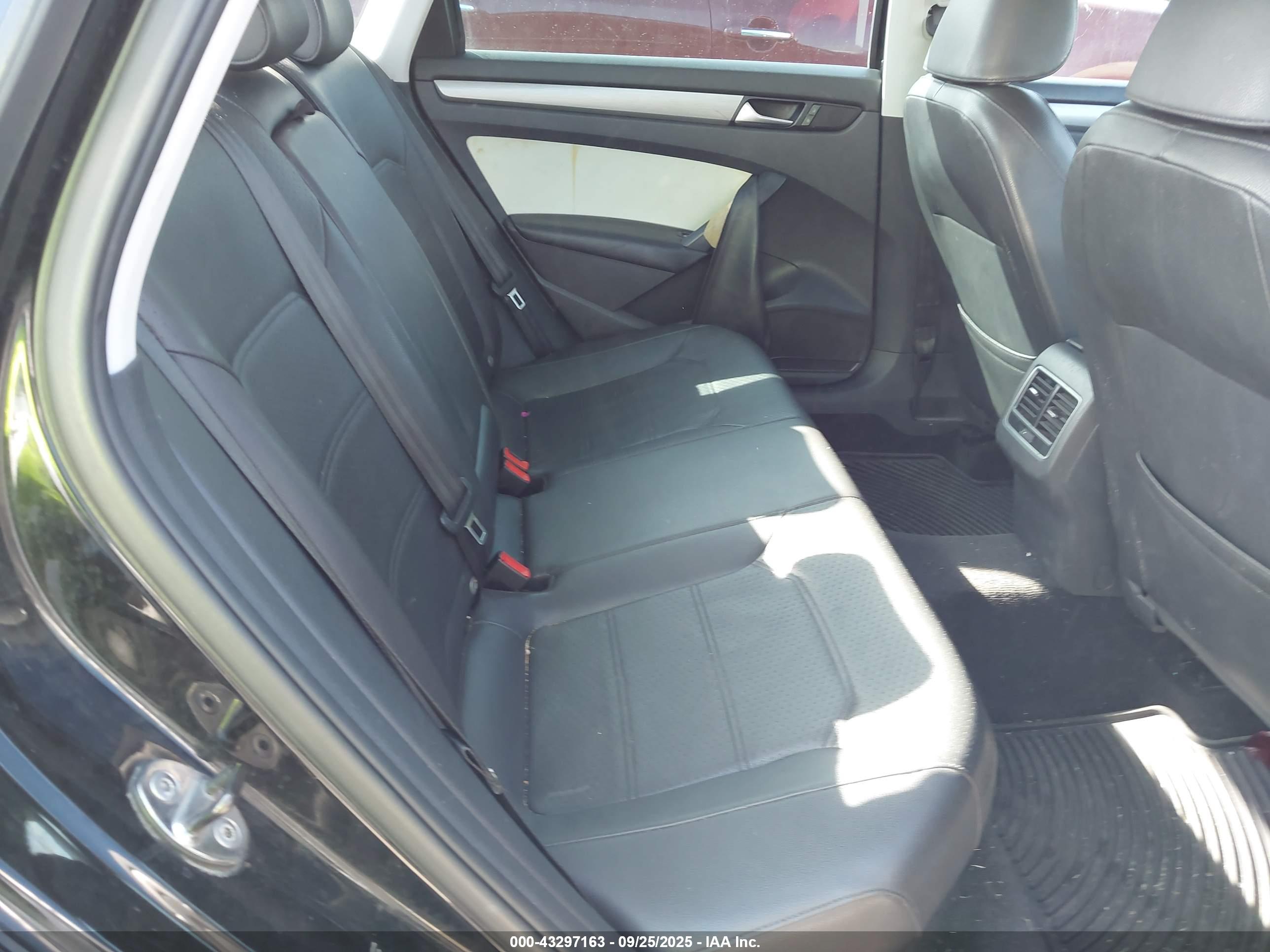 VOLKSWAGEN PASSAT image 8