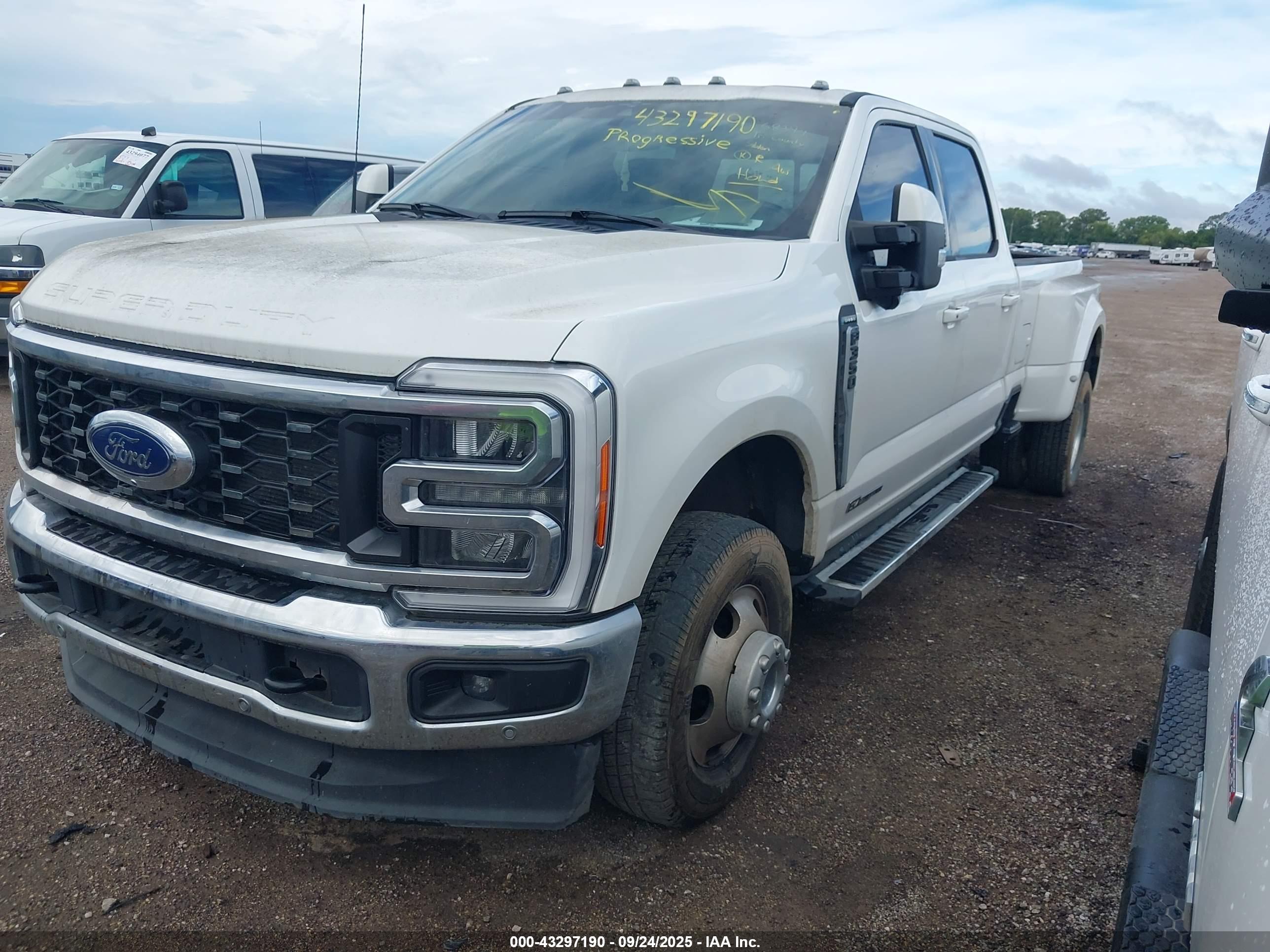 FORD F-350 image 2