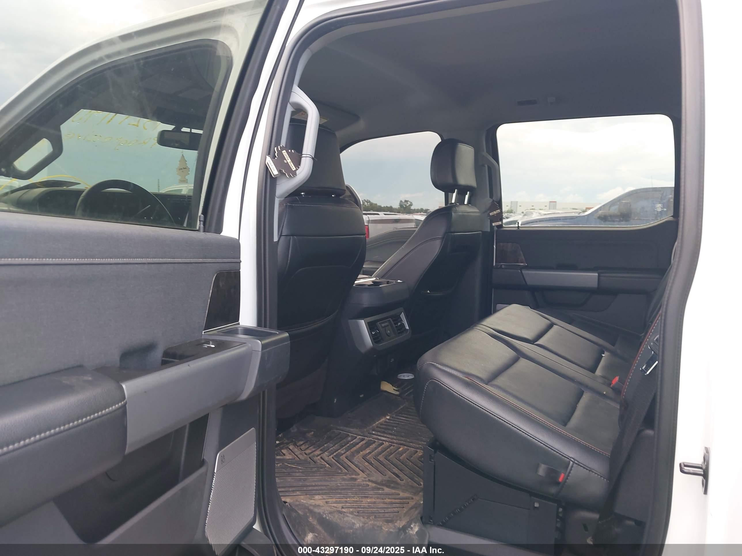 FORD F-350 image 8