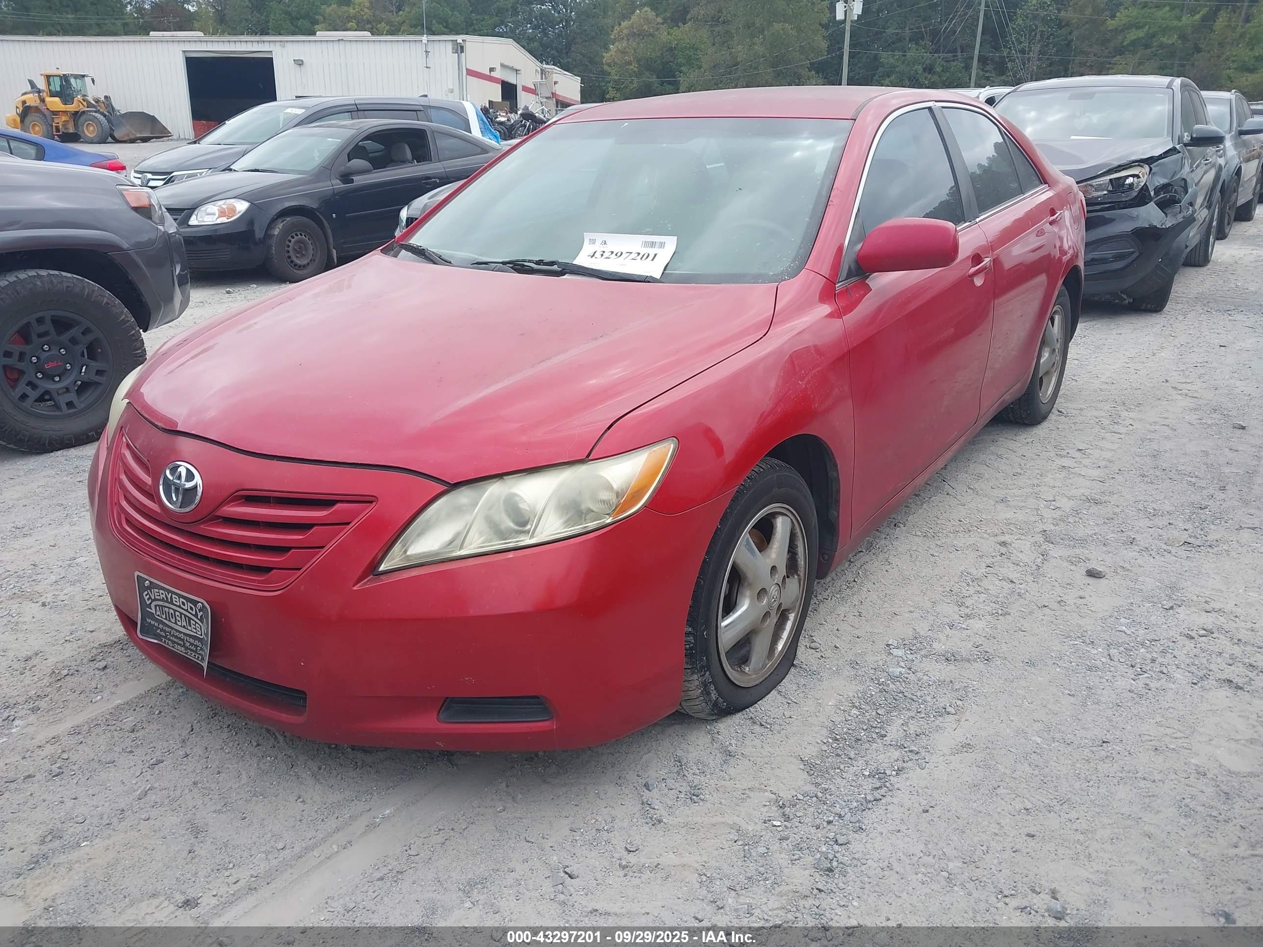 TOYOTA CAMRY image 2