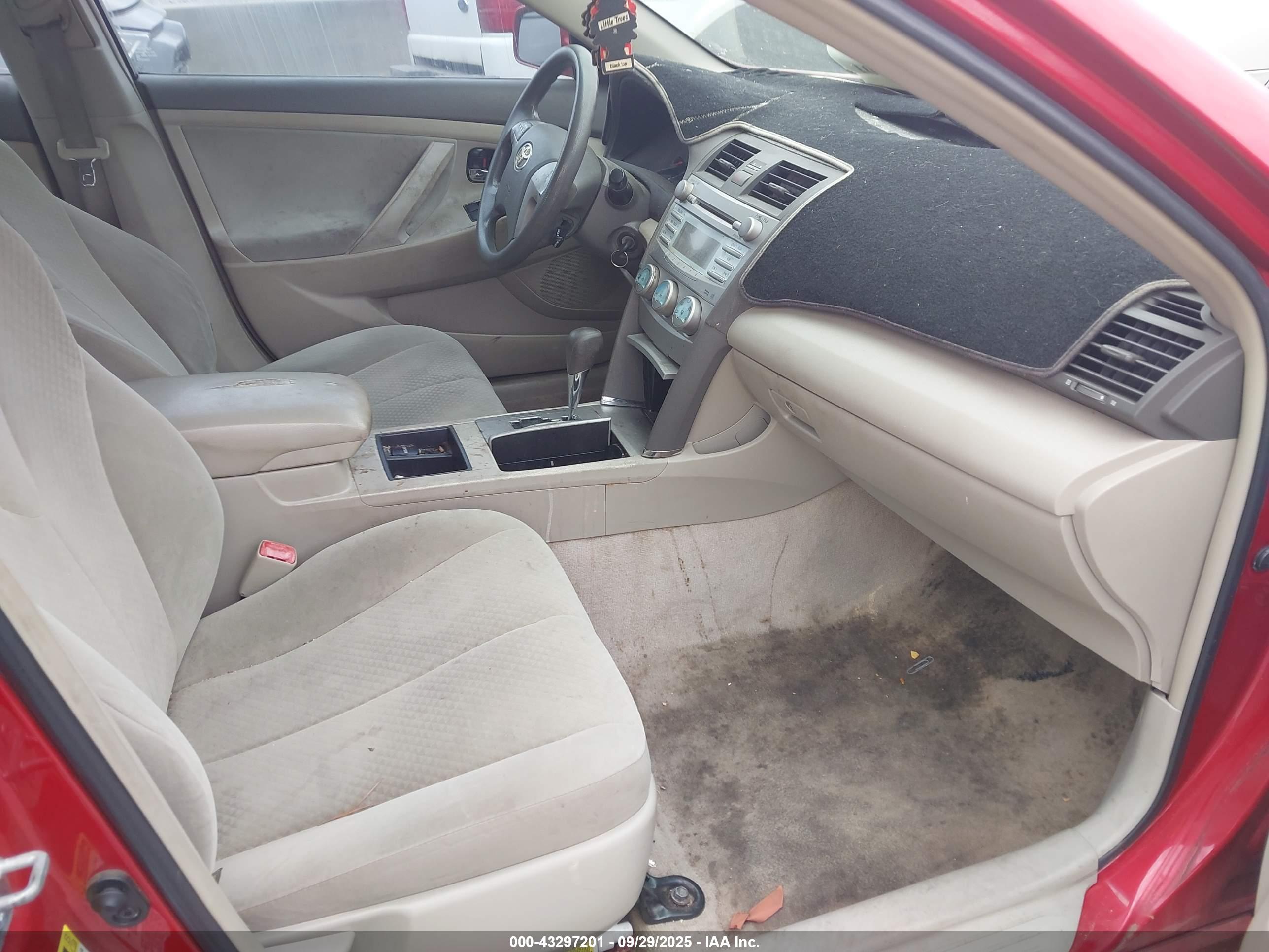 TOYOTA CAMRY image 5
