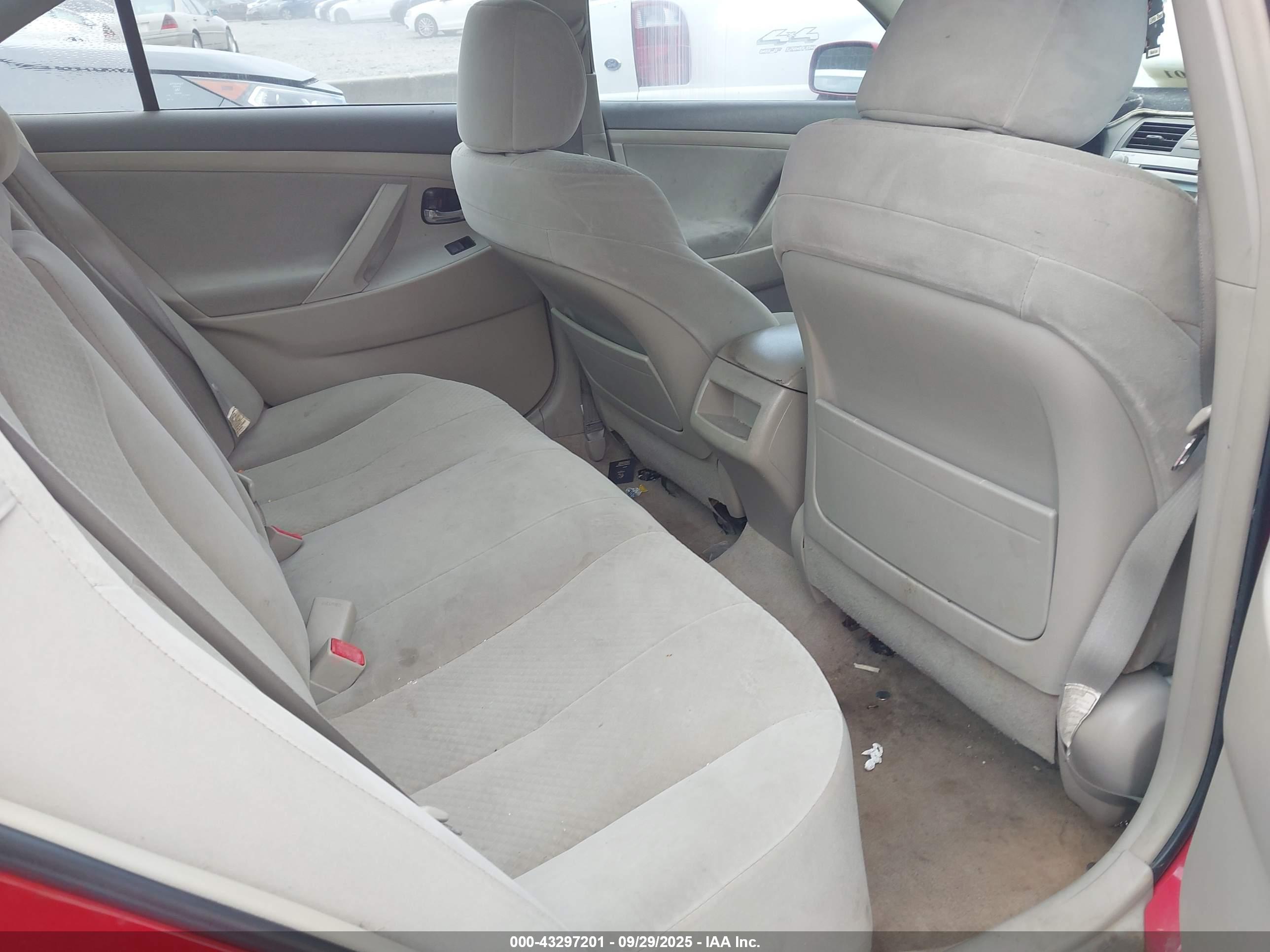 TOYOTA CAMRY image 8