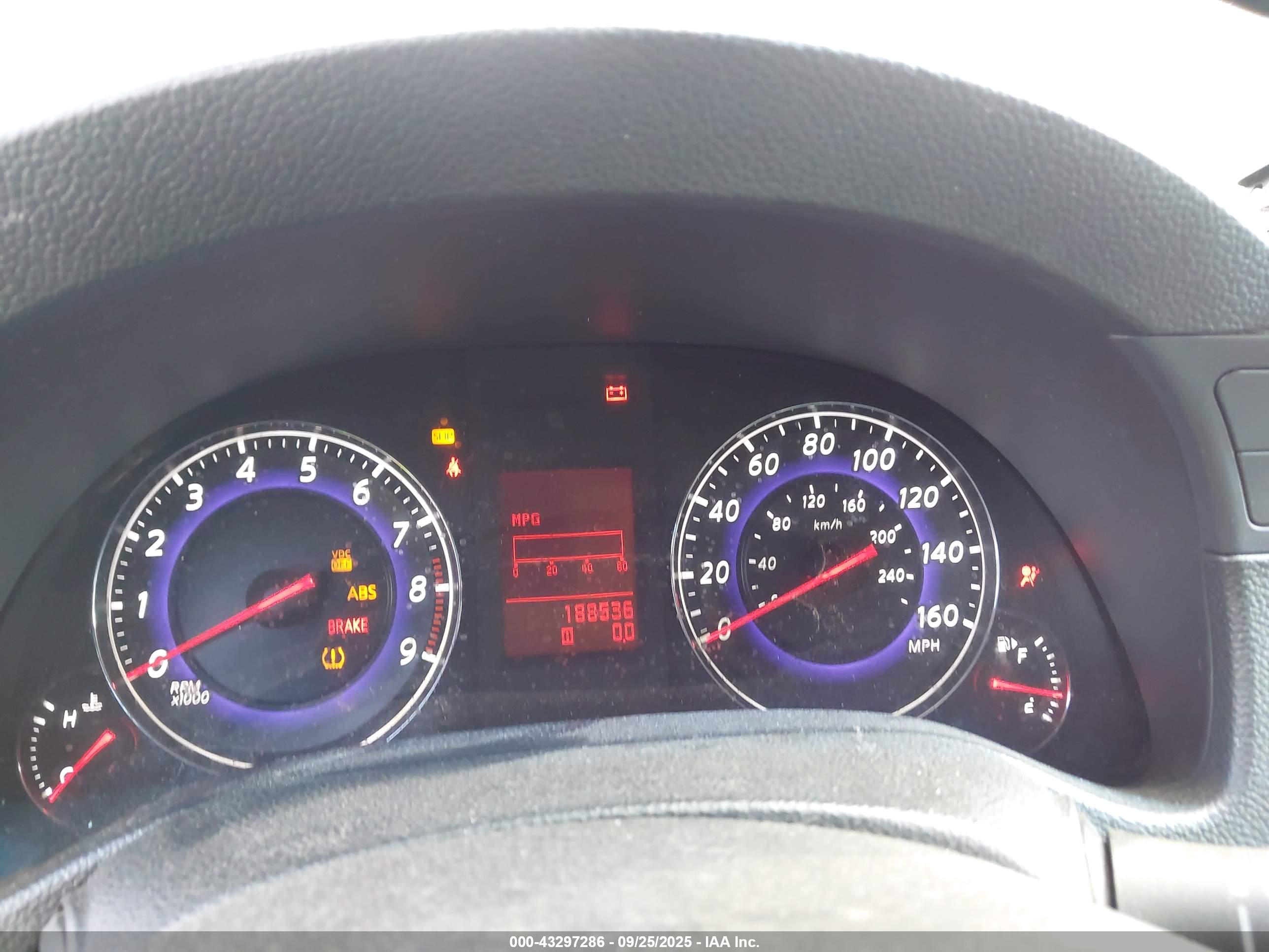 INFINITI G37 image 7