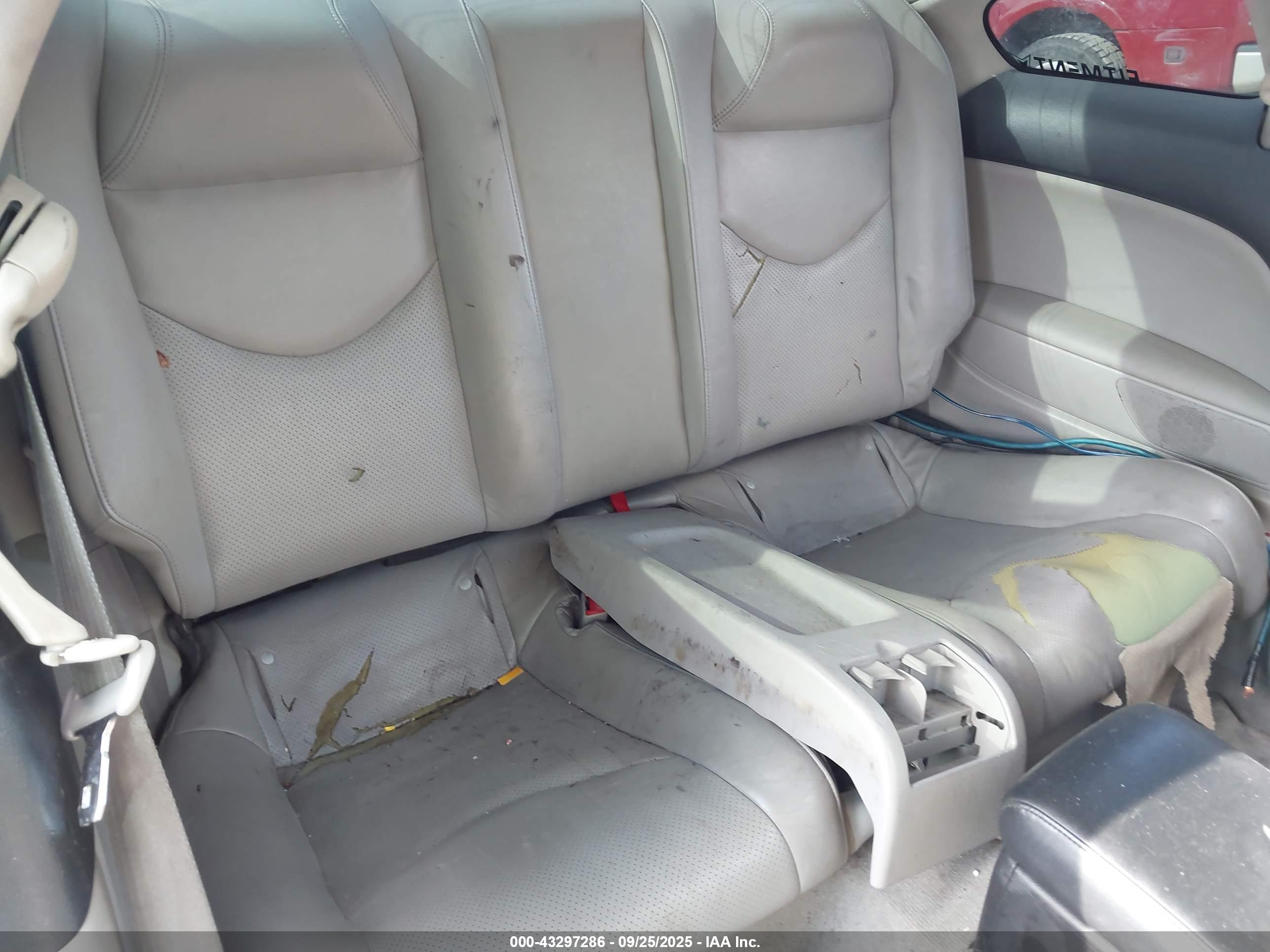 INFINITI G37 image 8