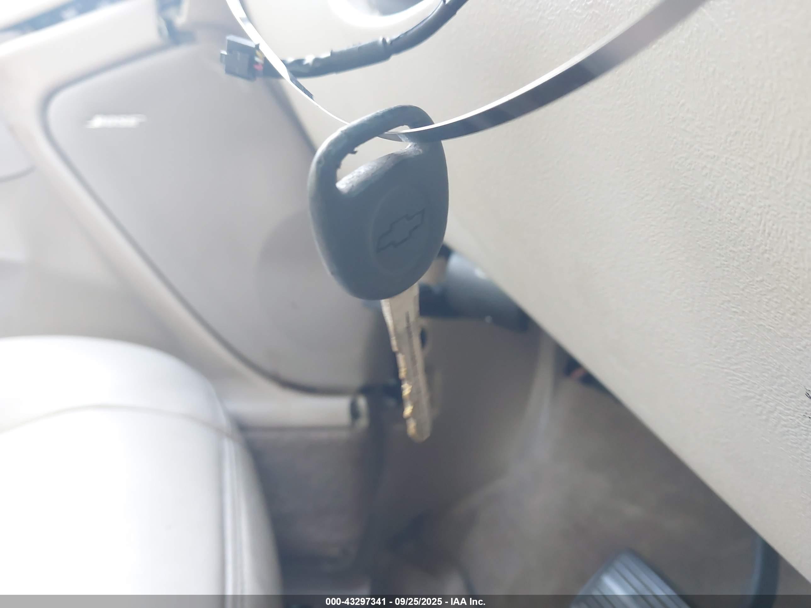 CHEVROLET SUBURBAN image 11