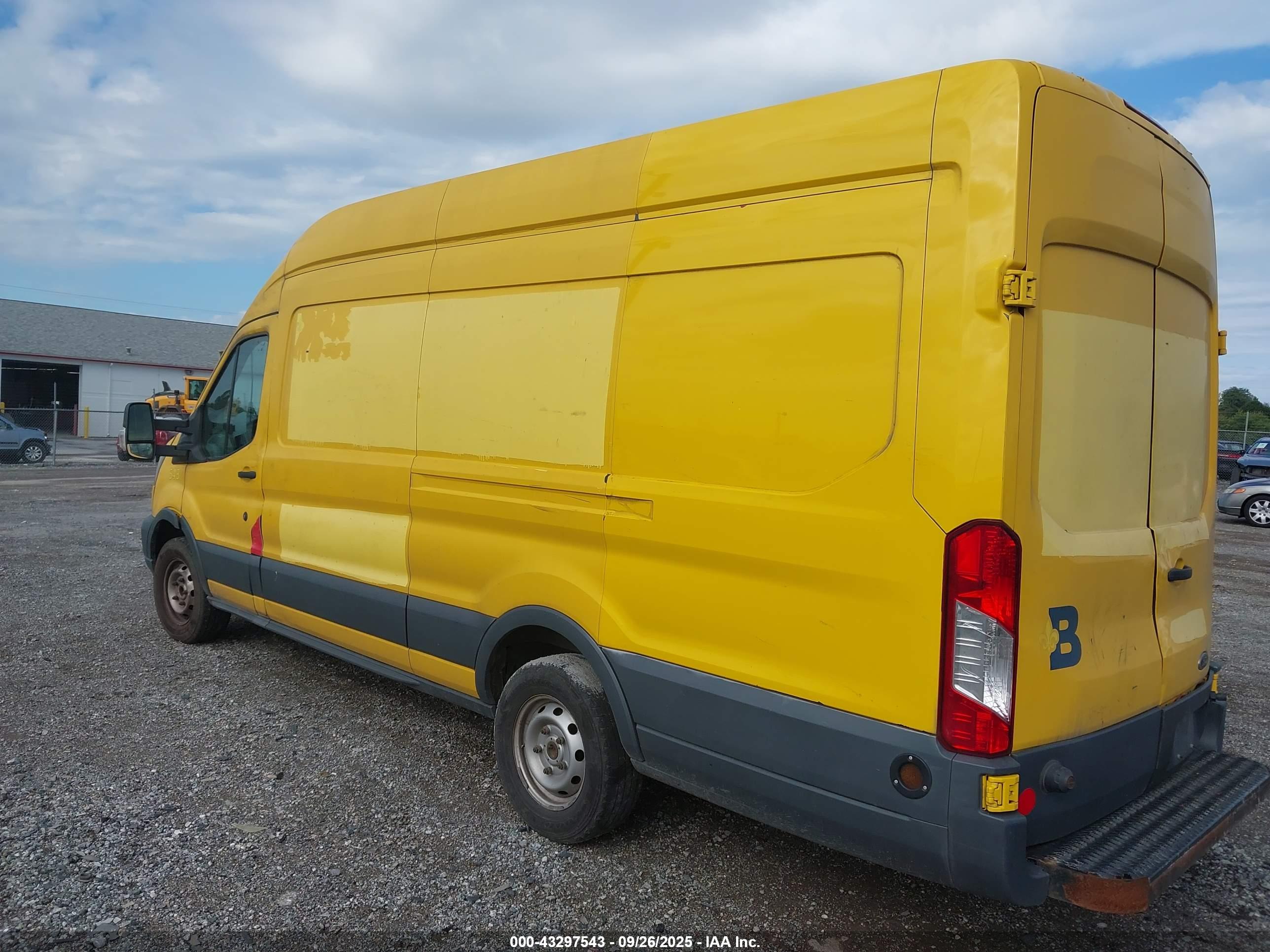 FORD TRANSIT-250 image 3