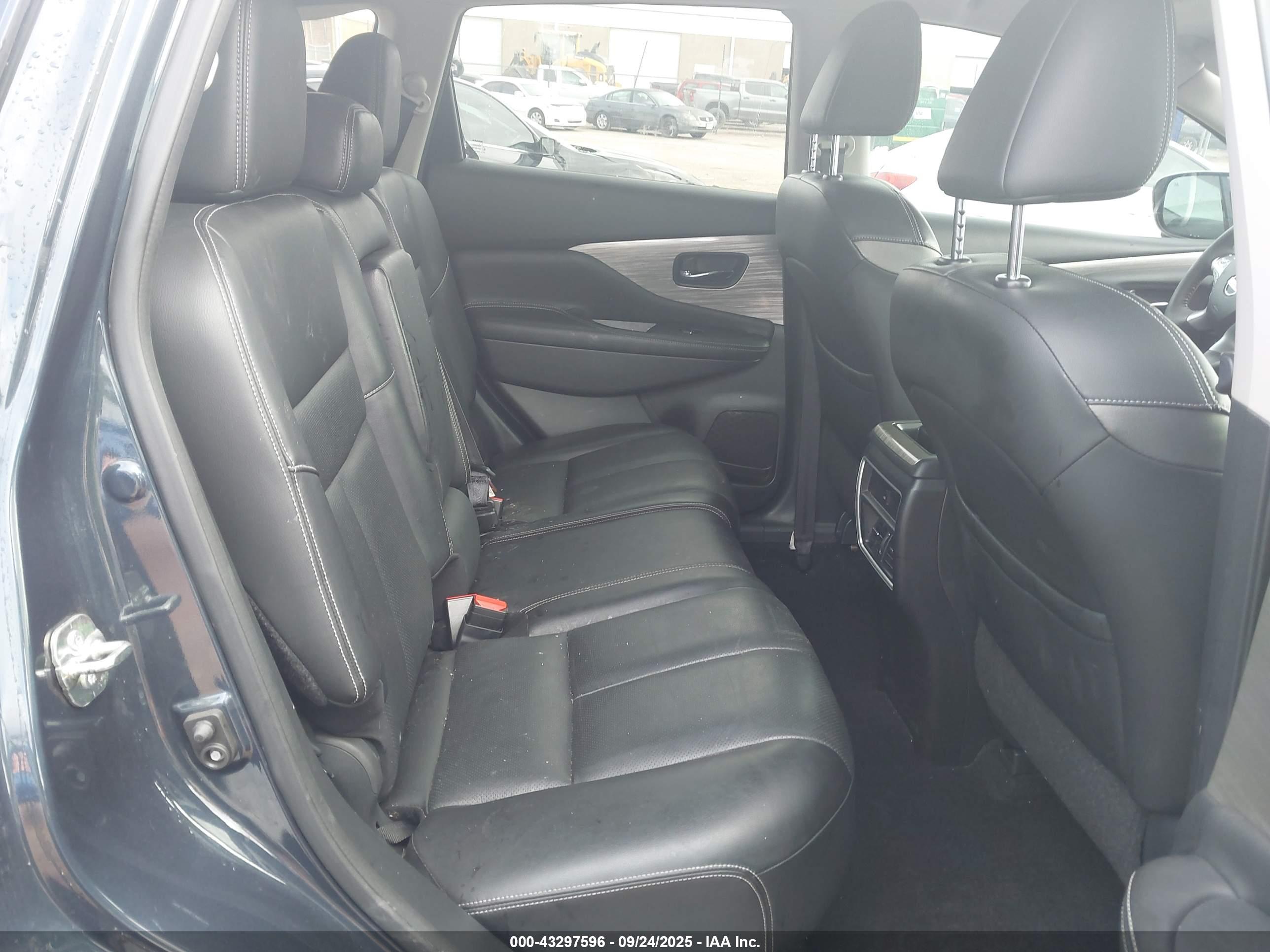 NISSAN MURANO image 8